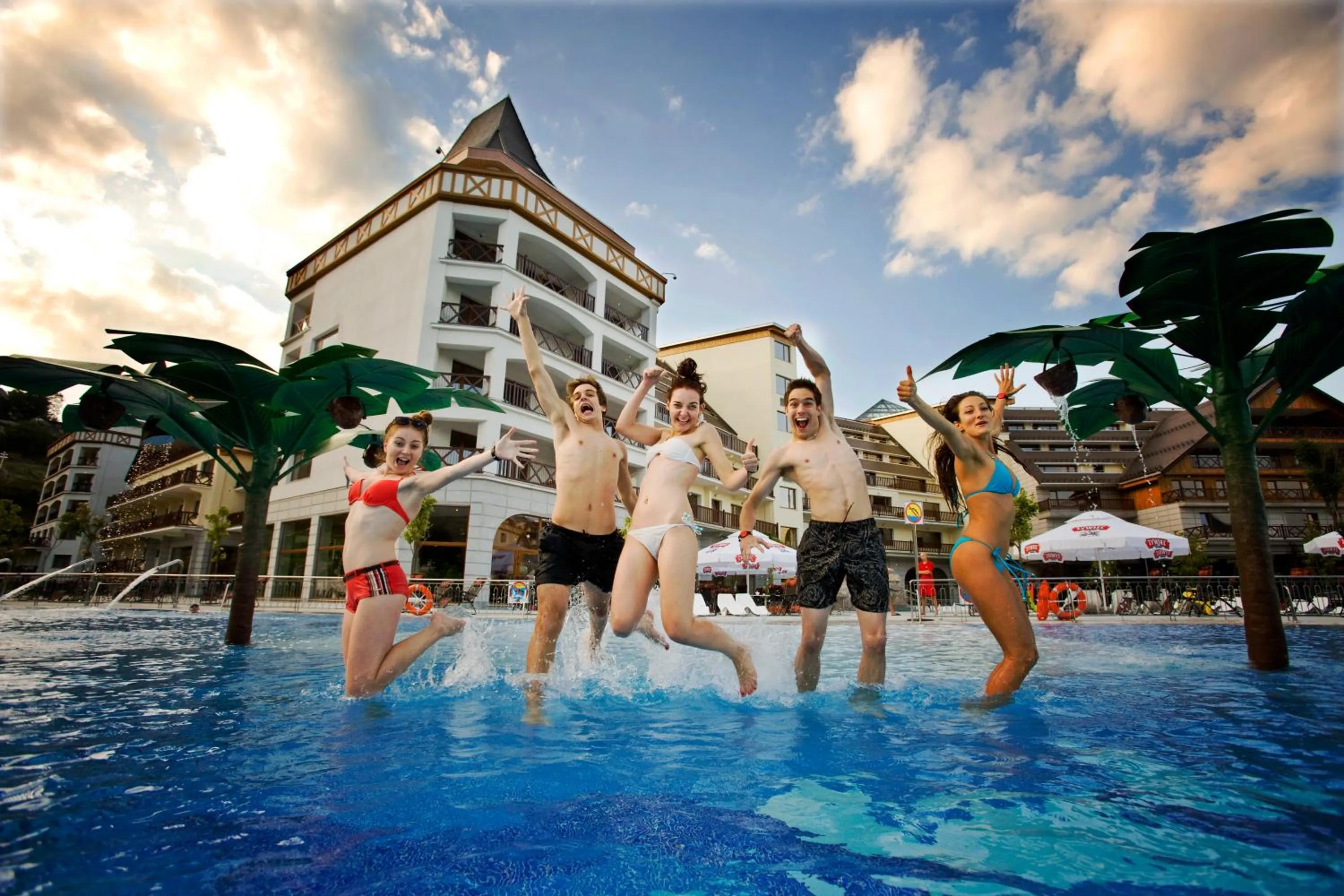 Swimming pool in Hotel Gołębiewski Karpacz