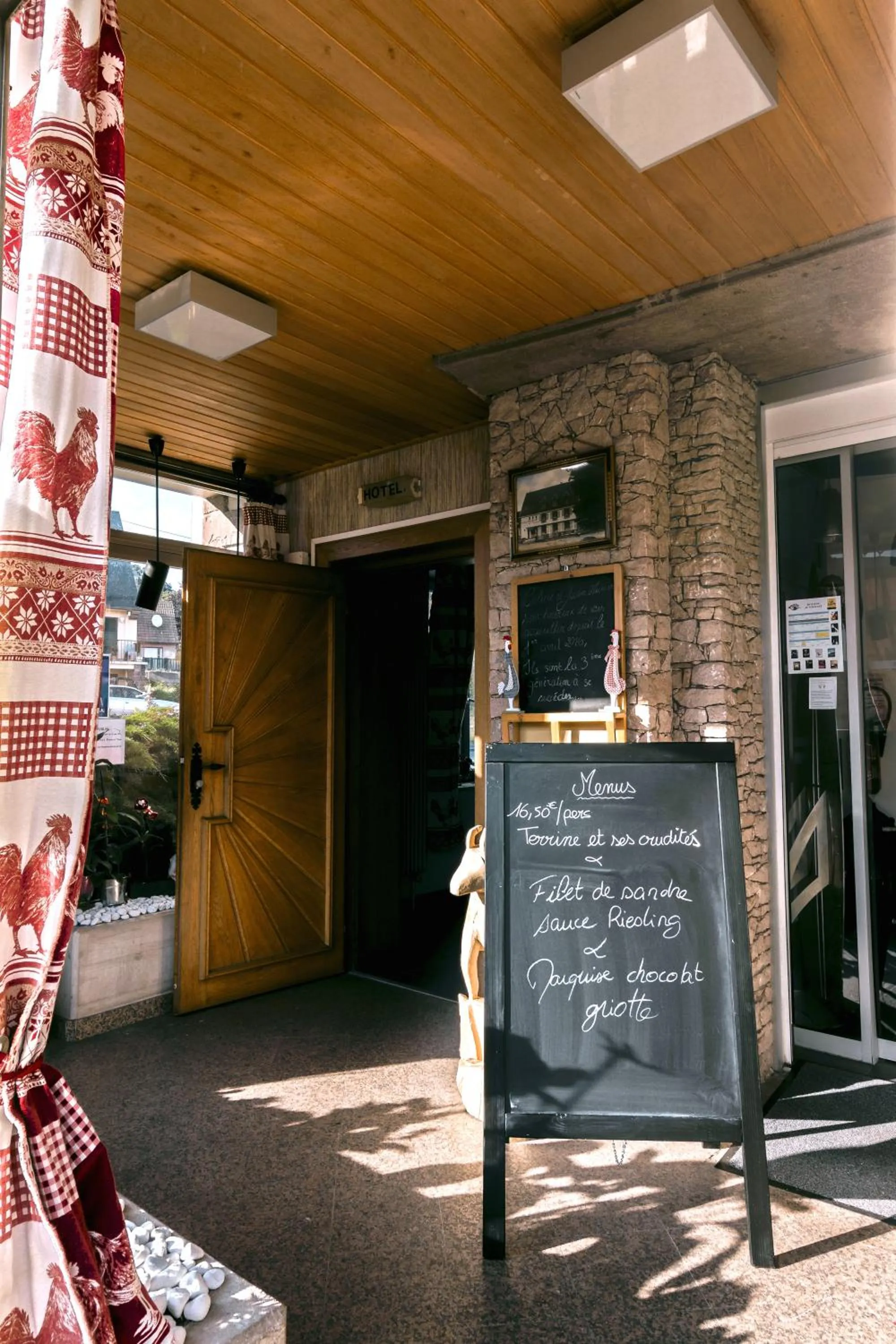 Facade/entrance in Hôtel Restaurant et Spa Au Tilleul