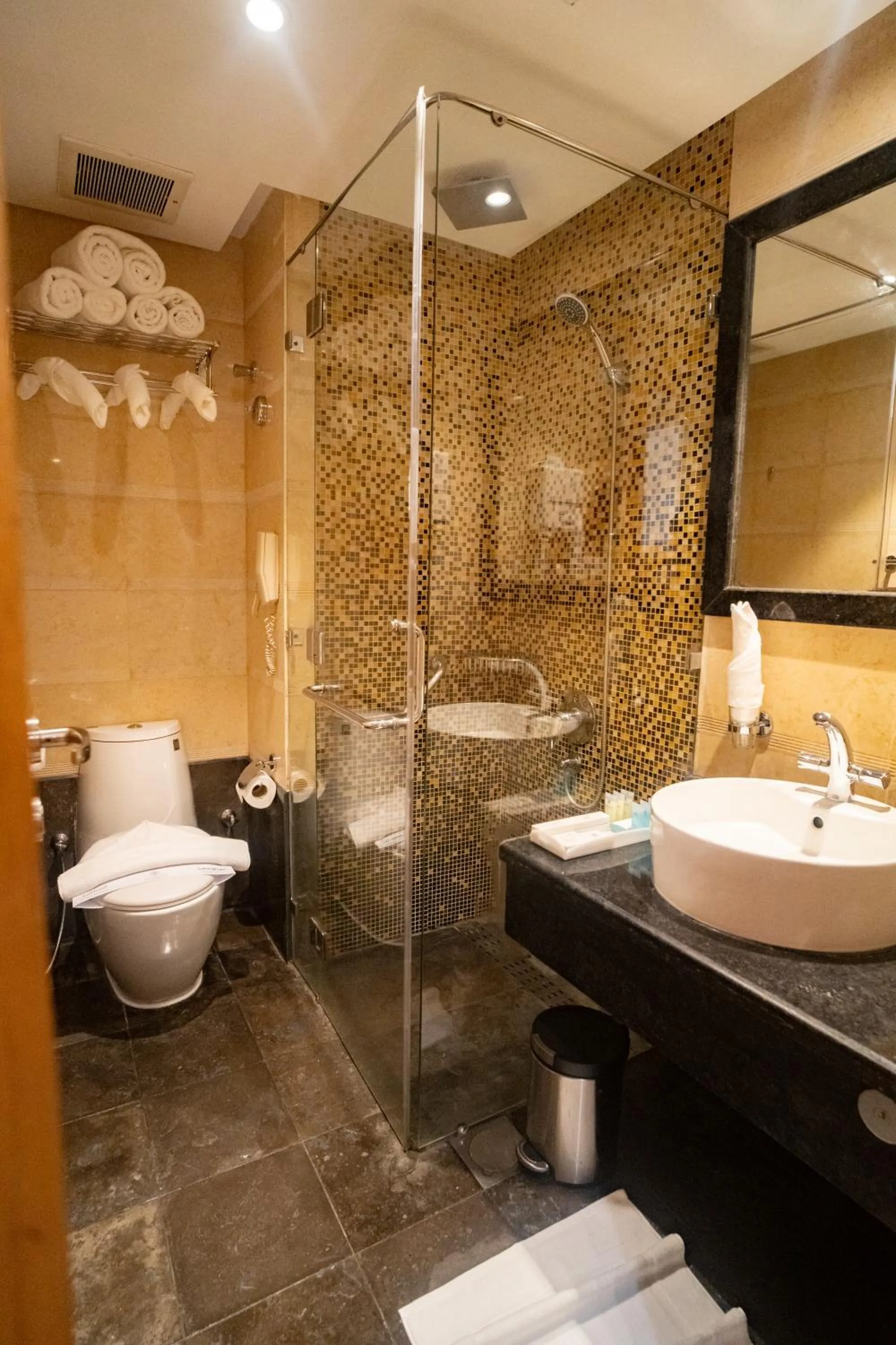 Shower in Emaar Grand Hotel