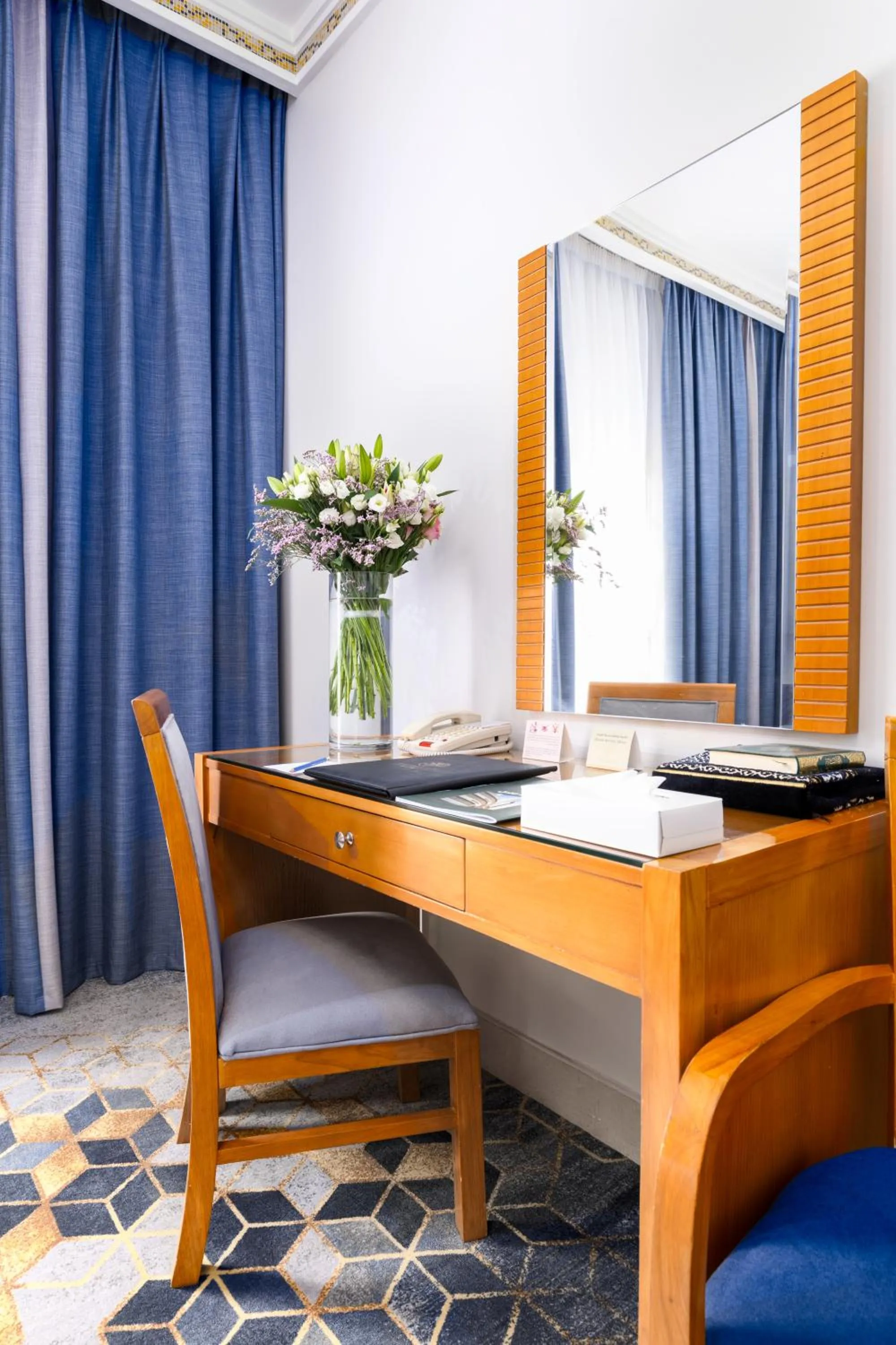 hair dresser in Emaar Grand Hotel