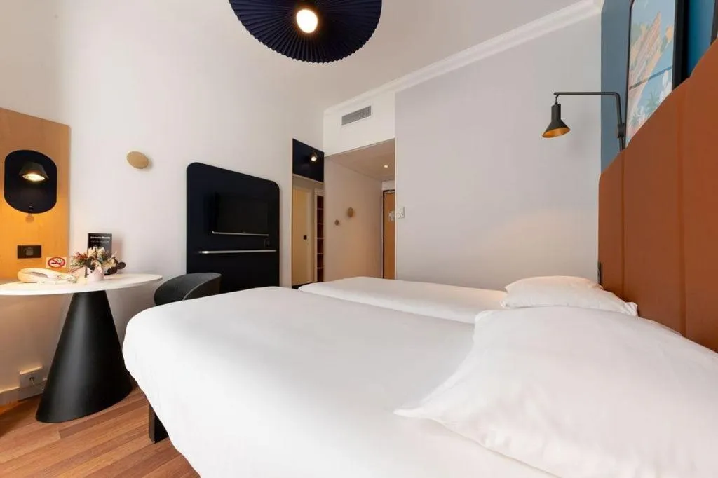 Bed in ibis Nice Centre Notre Dame