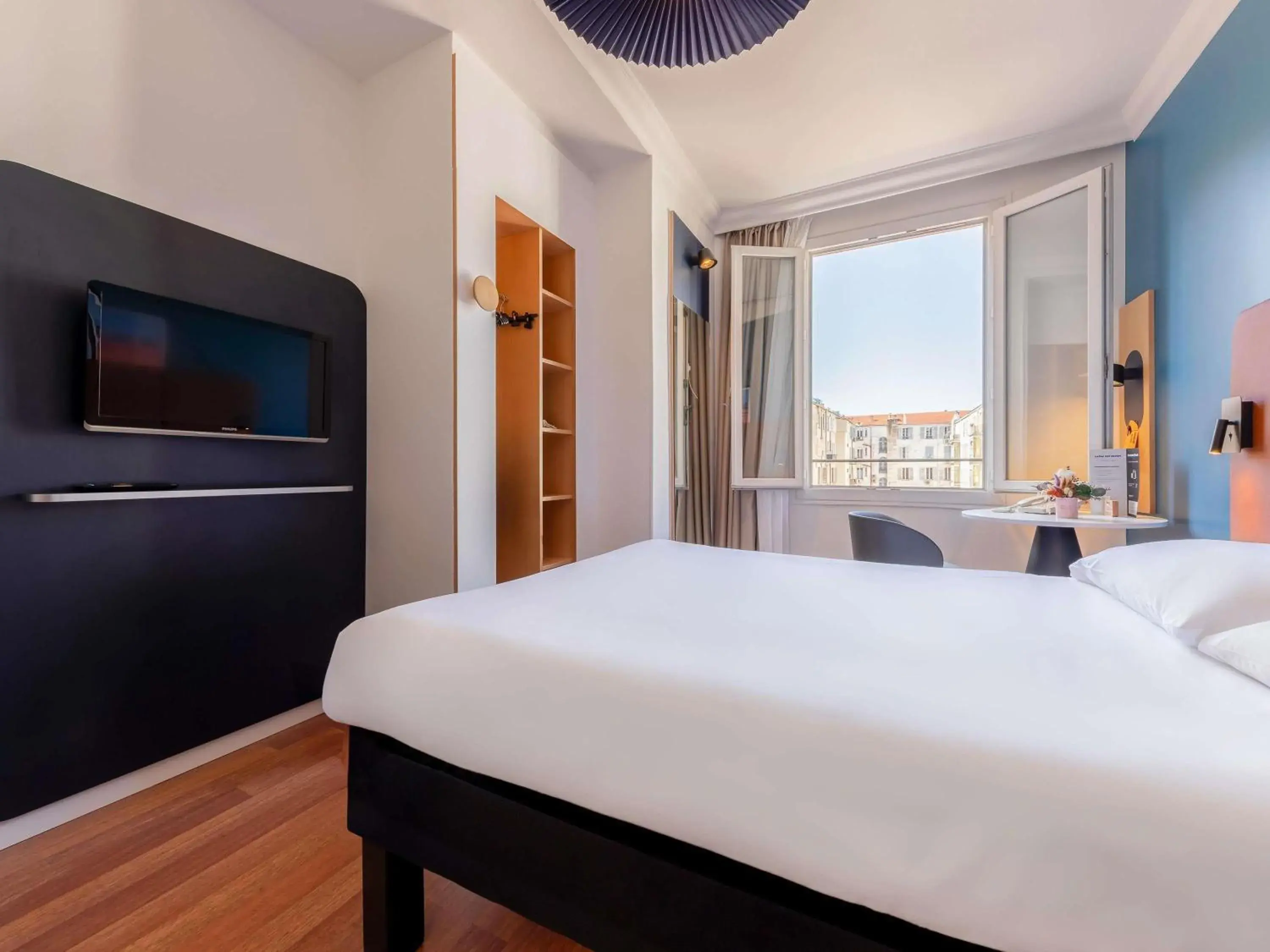 Bedroom, Bed in ibis Nice Centre Notre Dame Bedroom, Bed in ibis Nice Centre Notre Dame