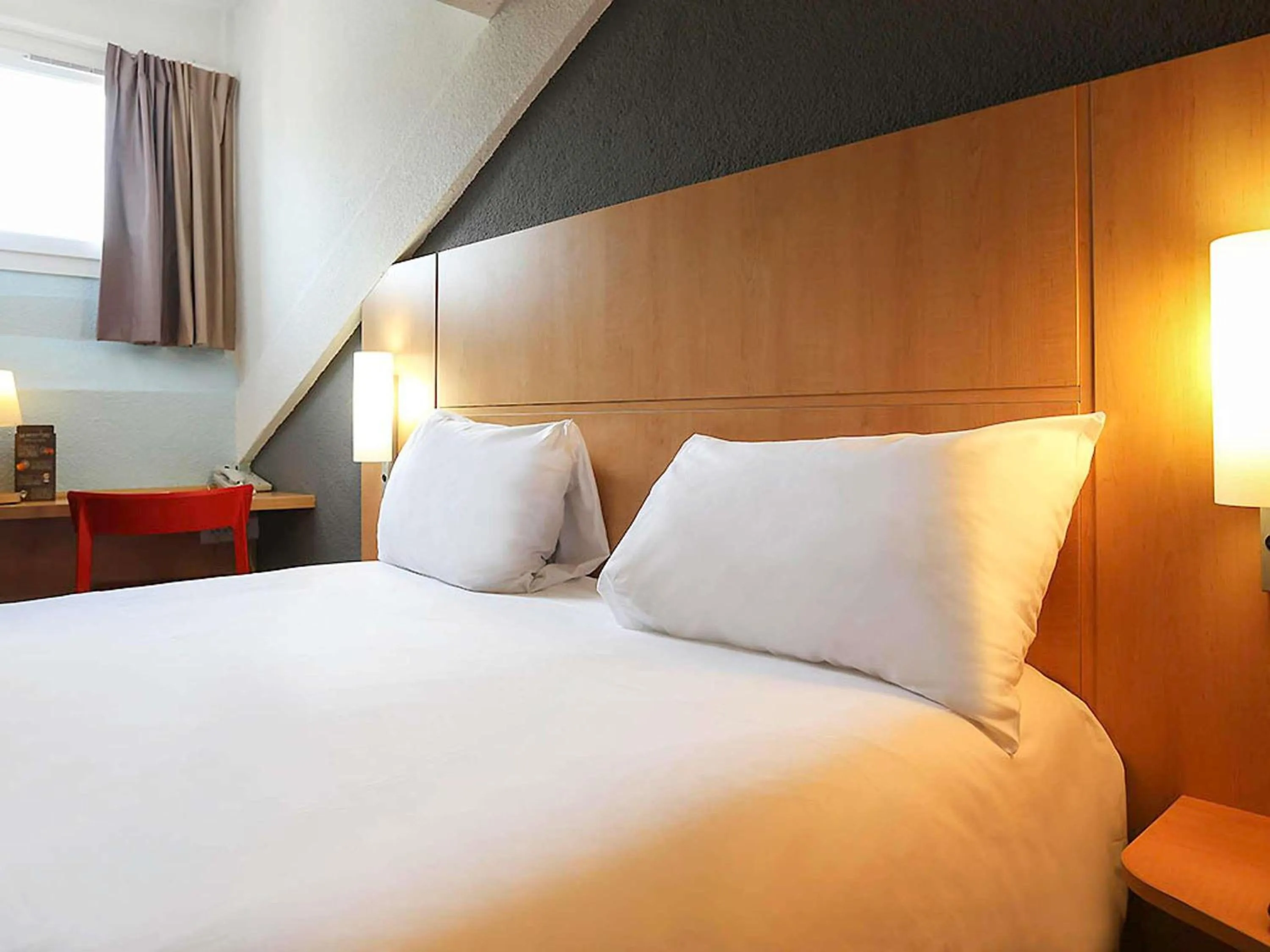 Bedroom, Bed in ibis Nice Centre Notre Dame