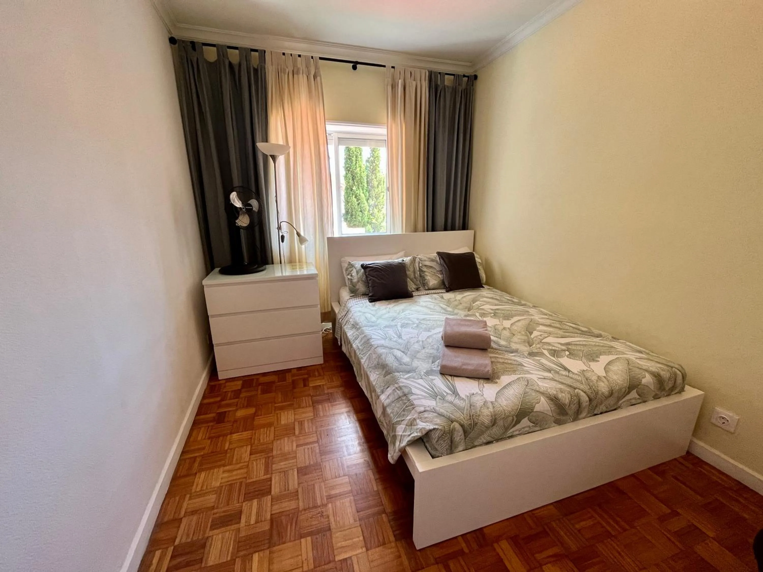 Double Room with Shared Bathroom in Ljmonade Hostel