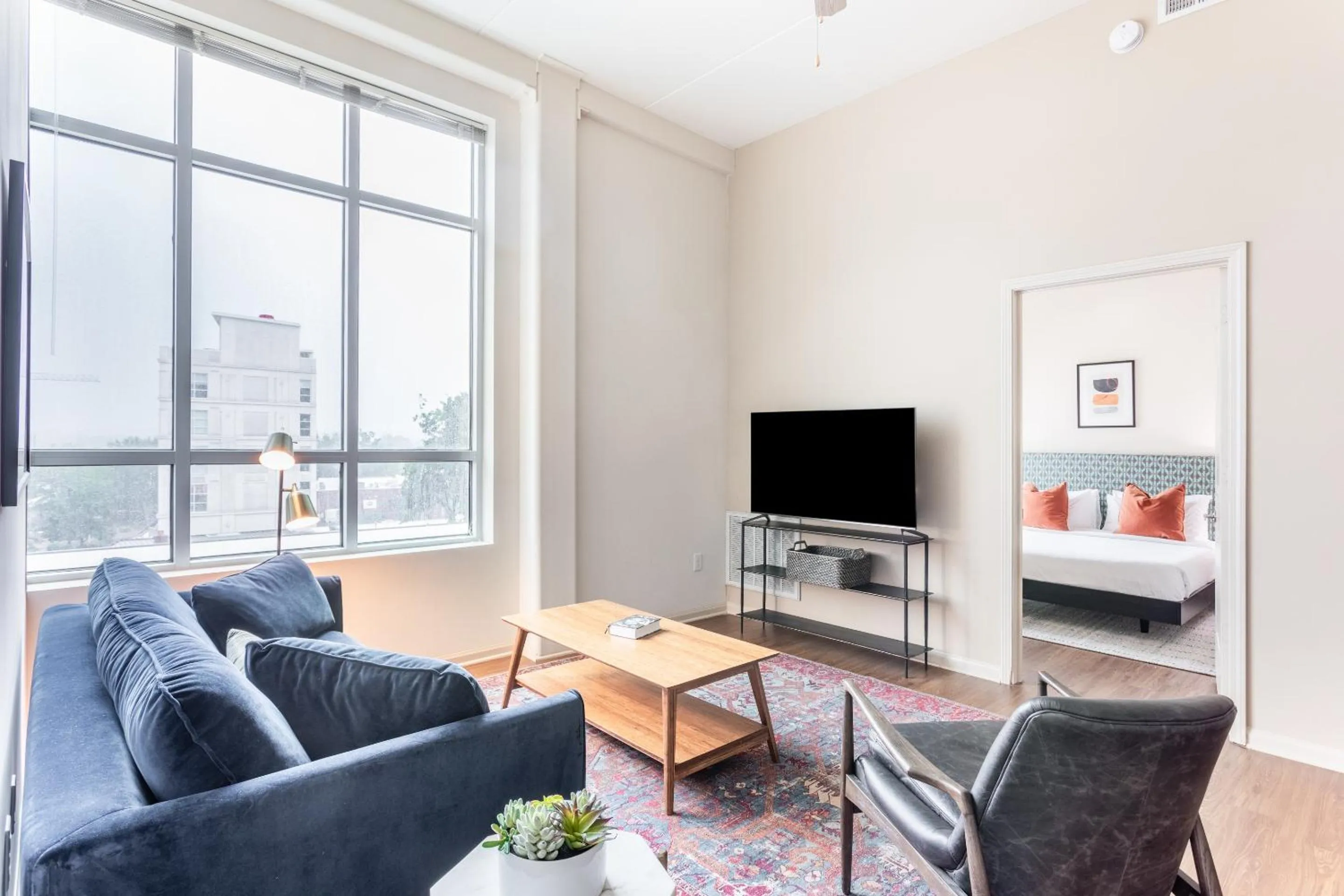 TV and multimedia in Mint House Greenville Downtown By Kasa