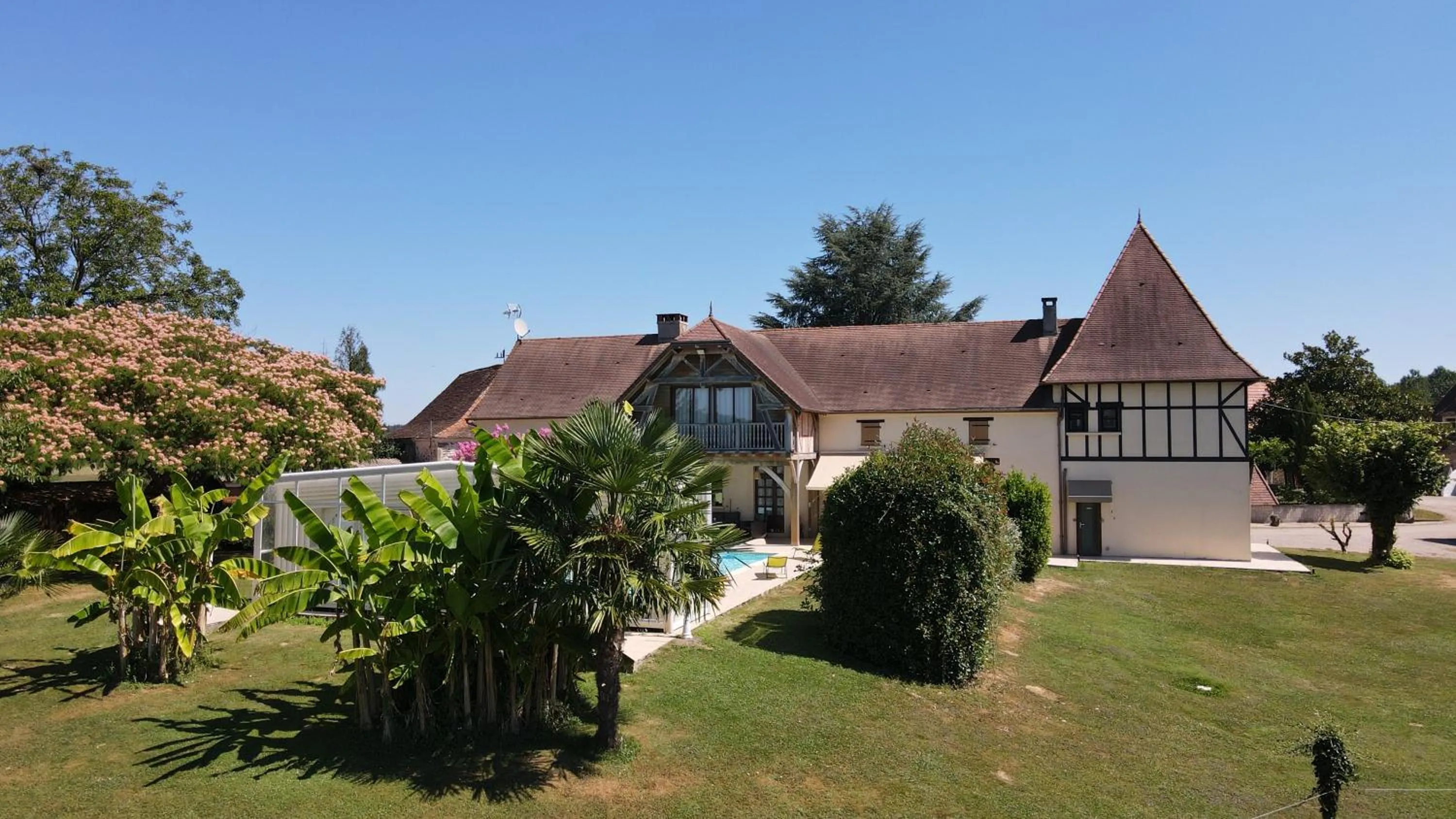 Property building in La Ferme de Laupilière
