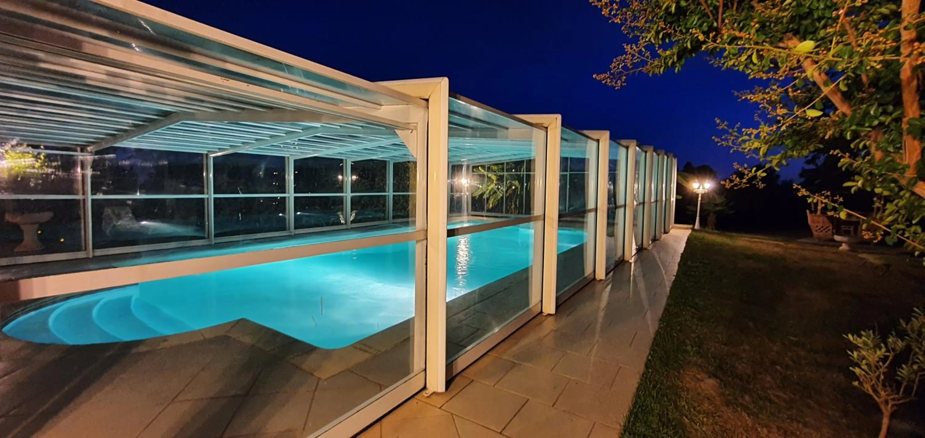 Swimming pool in La Ferme de Laupilière