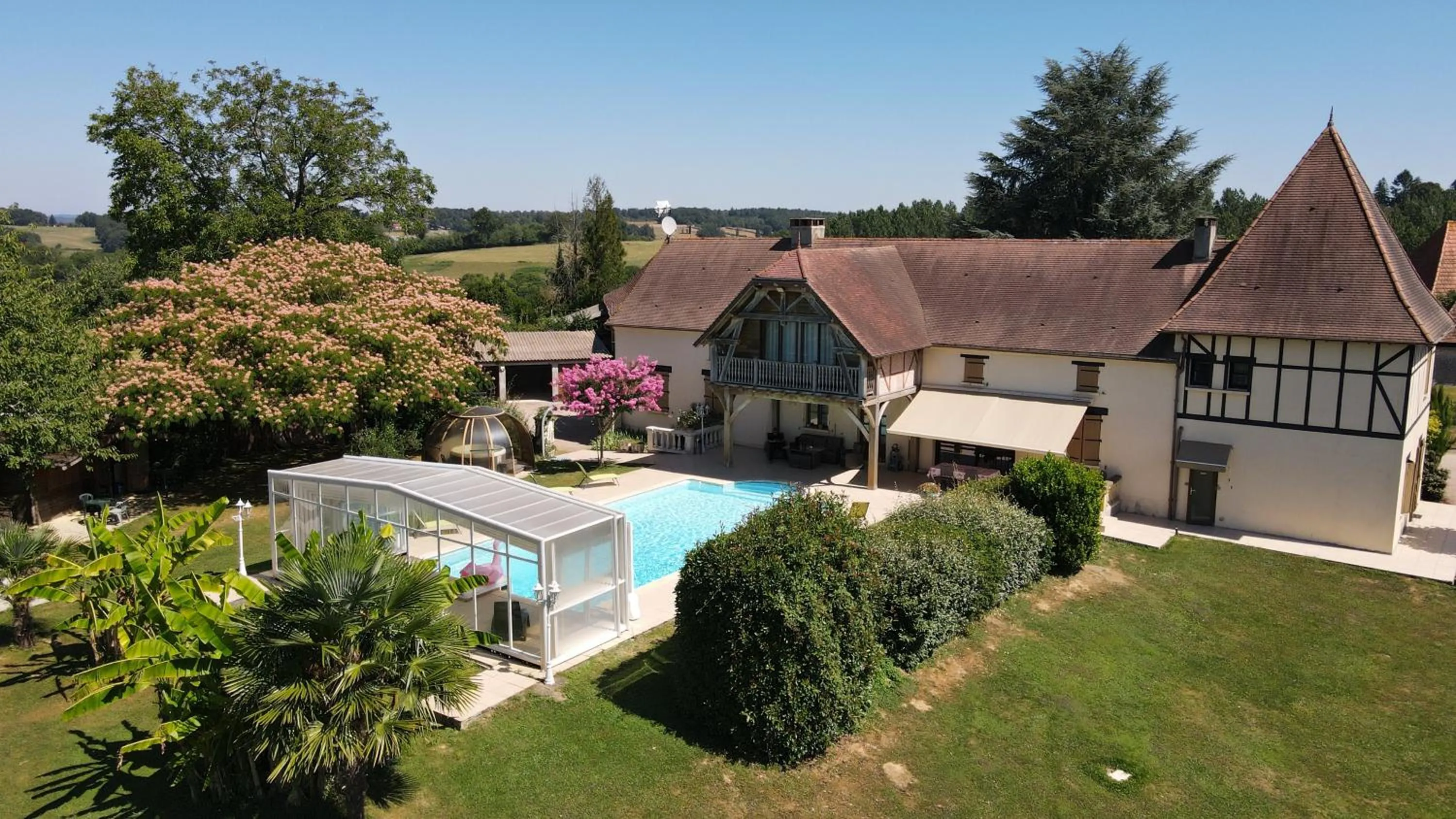 Property building in La Ferme de Laupilière