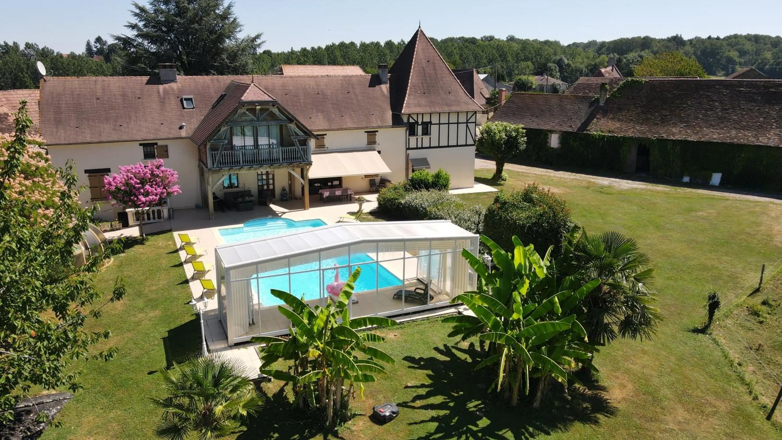 Property building in La Ferme de Laupilière