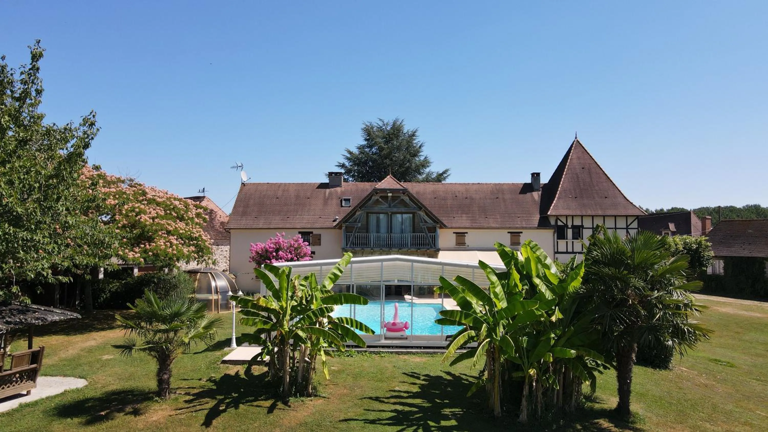Property building in La Ferme de Laupilière