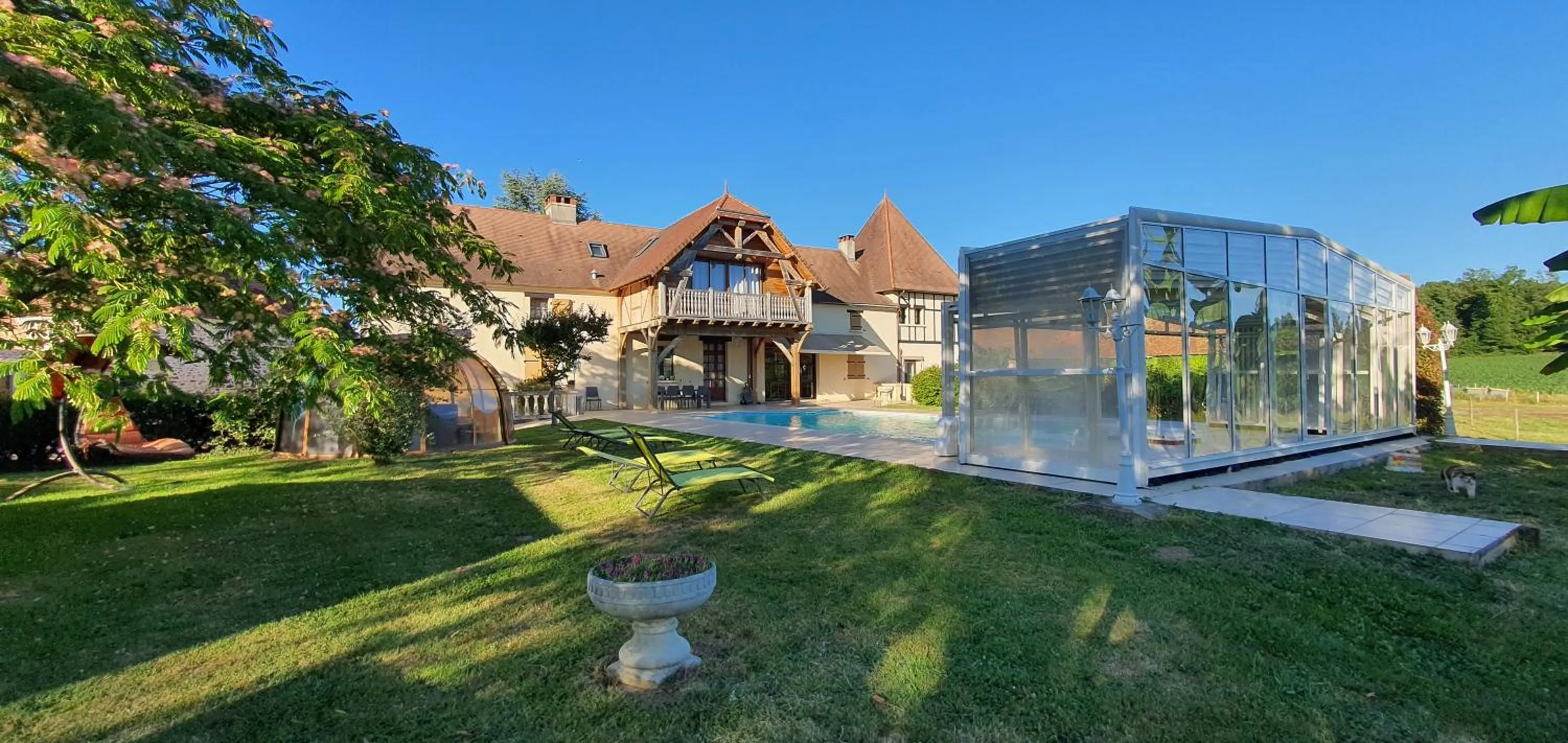 Property building in La Ferme de Laupilière