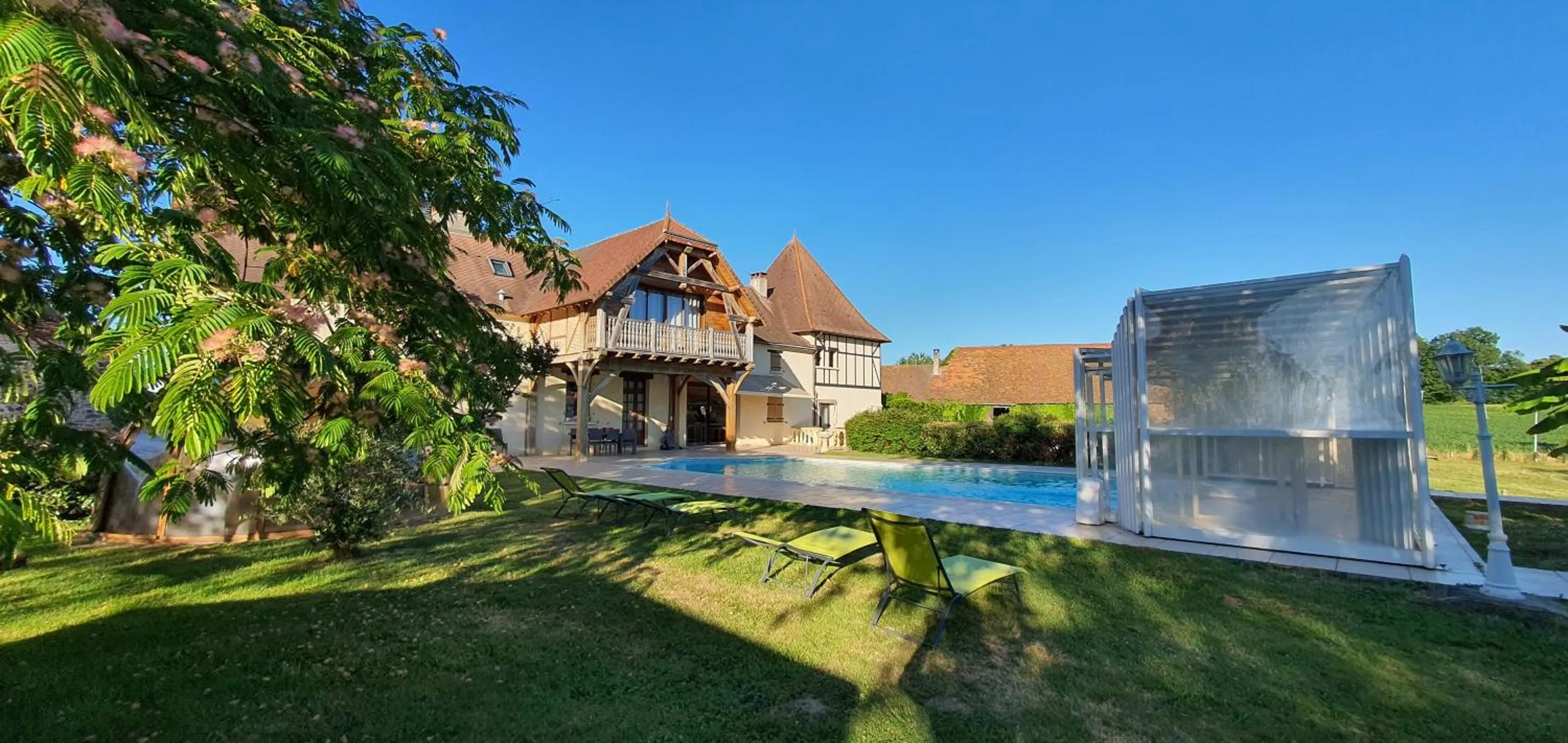 Property building in La Ferme de Laupilière