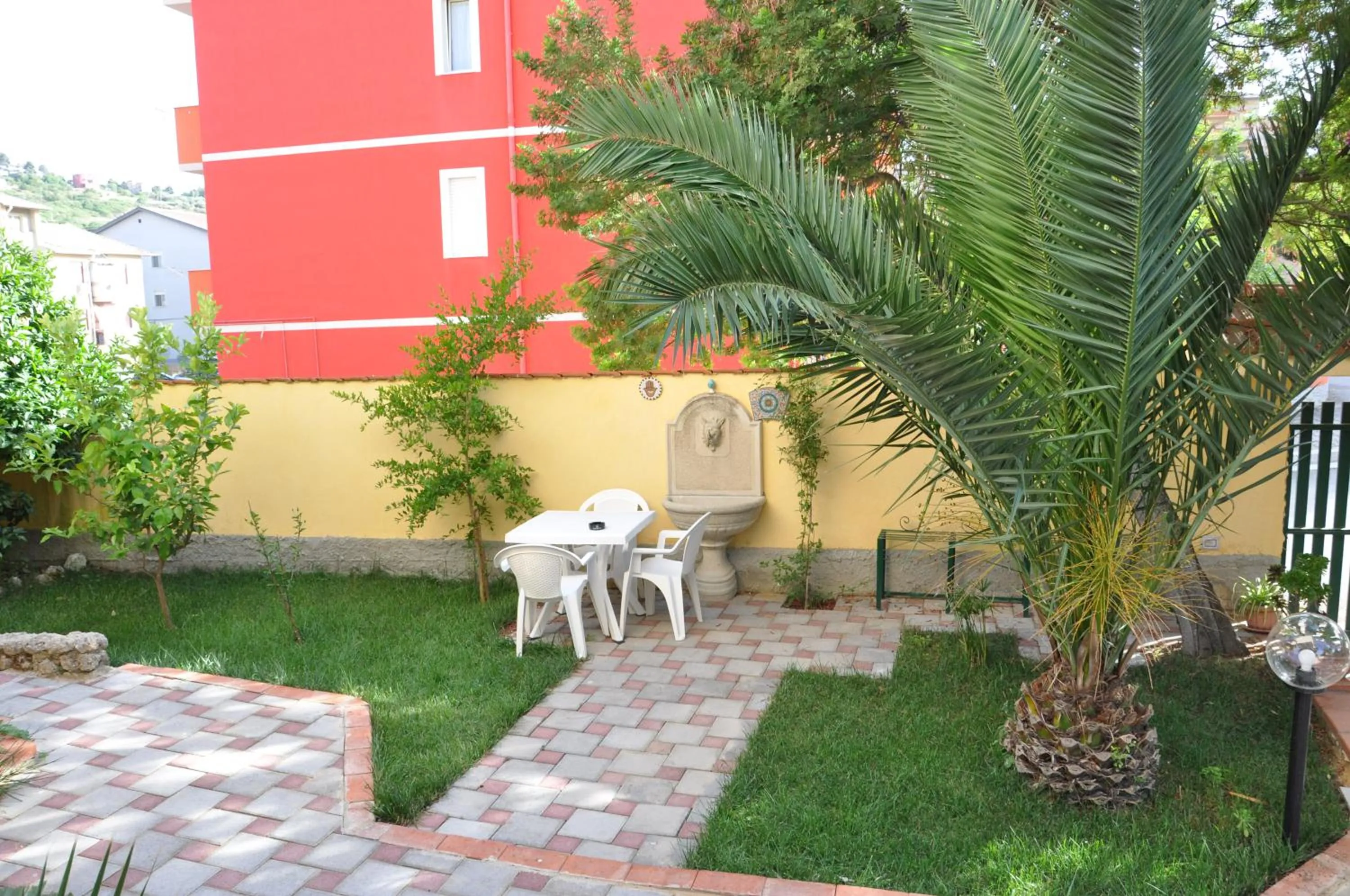 Facade/entrance in Villa Rahal