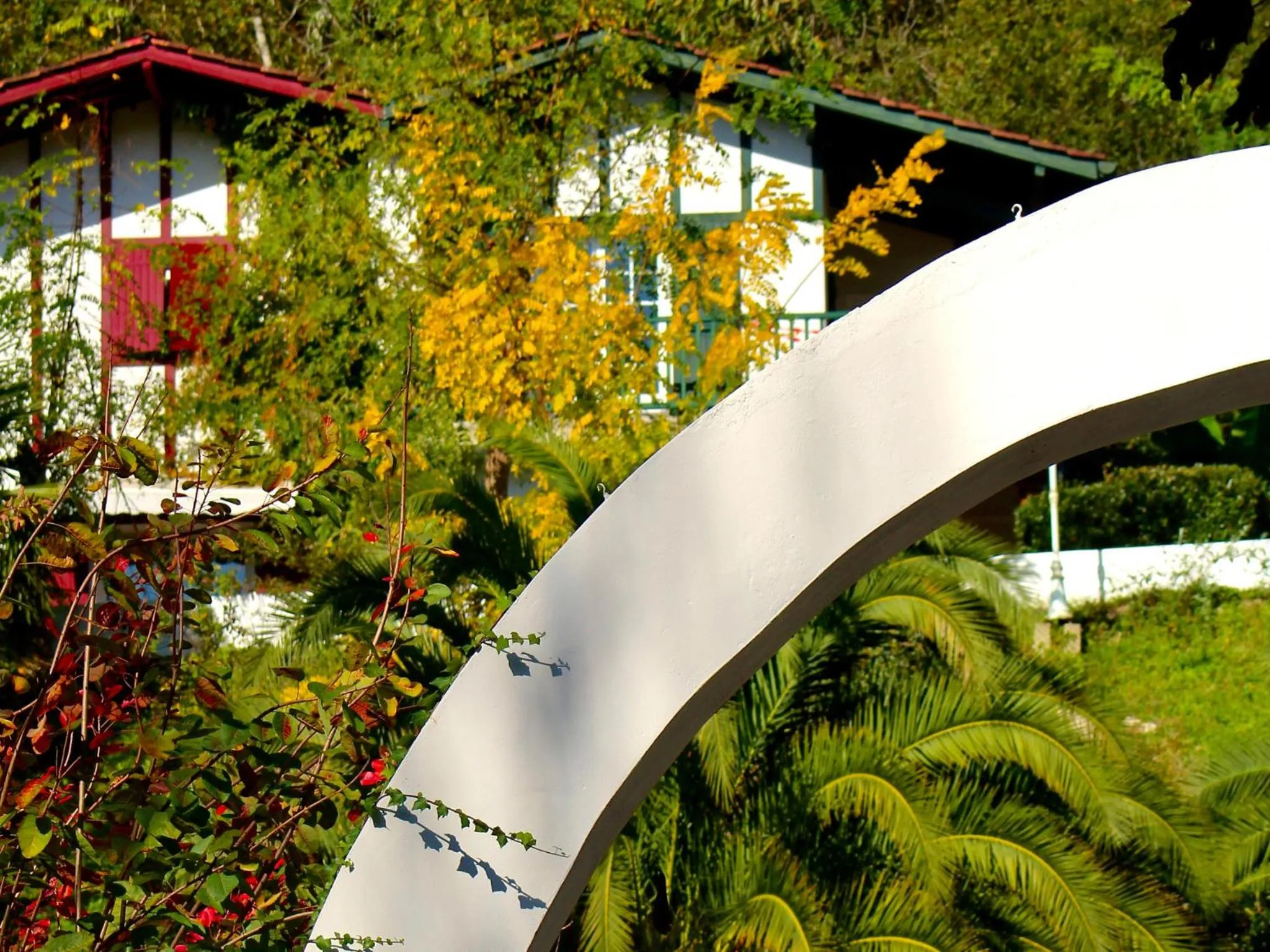 Facade/entrance in Les Collines Iduki