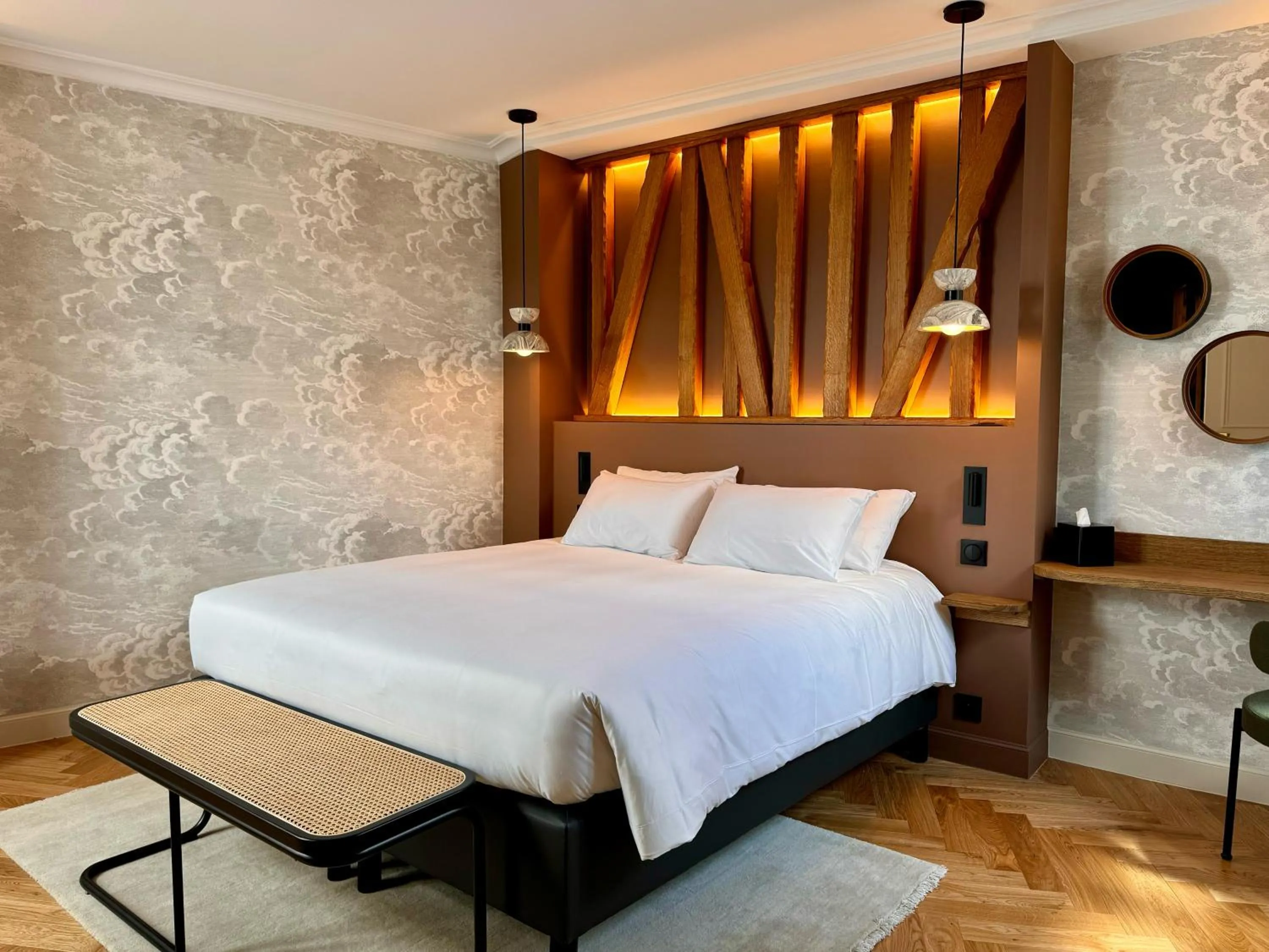 Bedroom, Bed in Hotel Abbatial Saint Germain