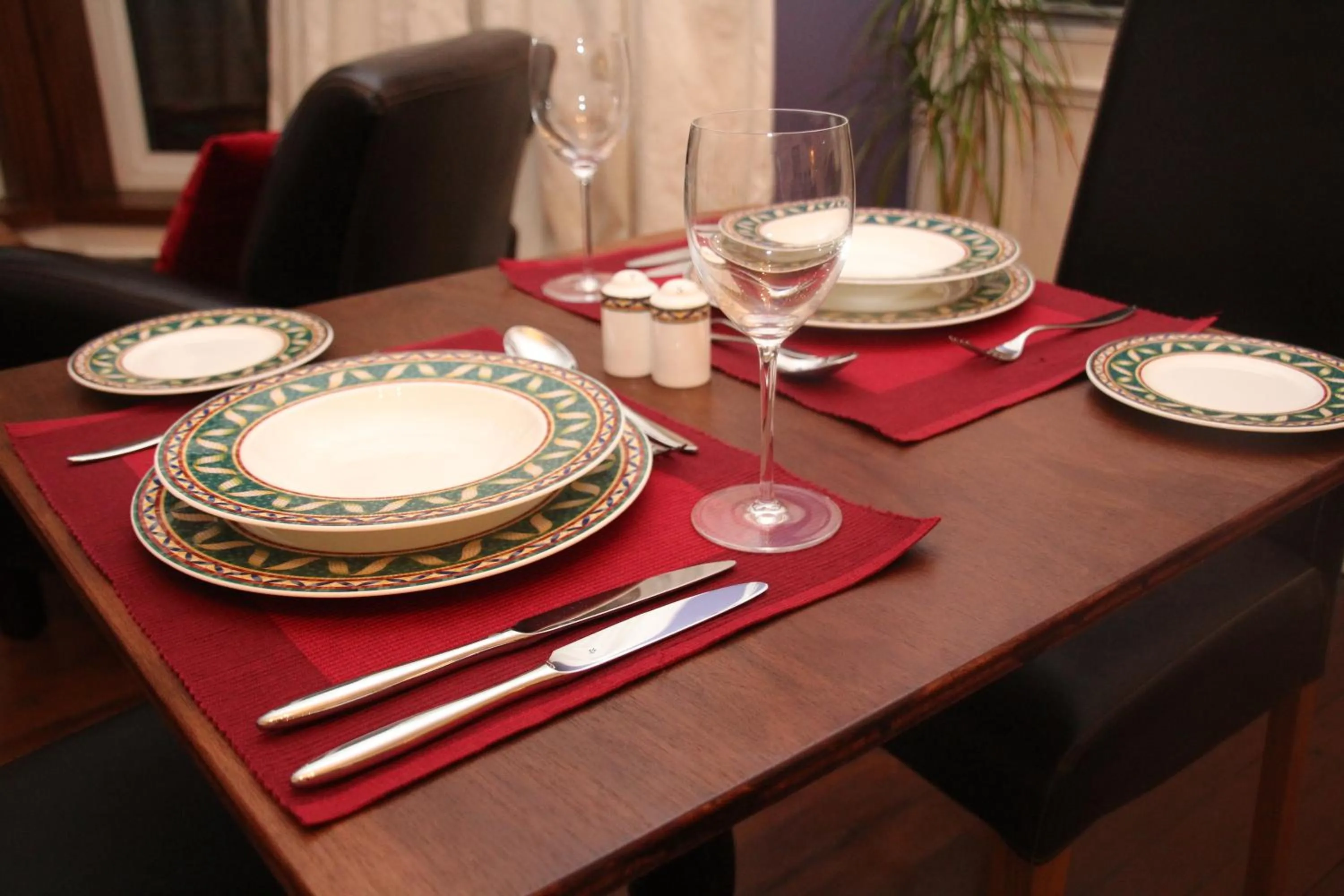 Restaurant/places to eat in No 9 The Guest House Perth