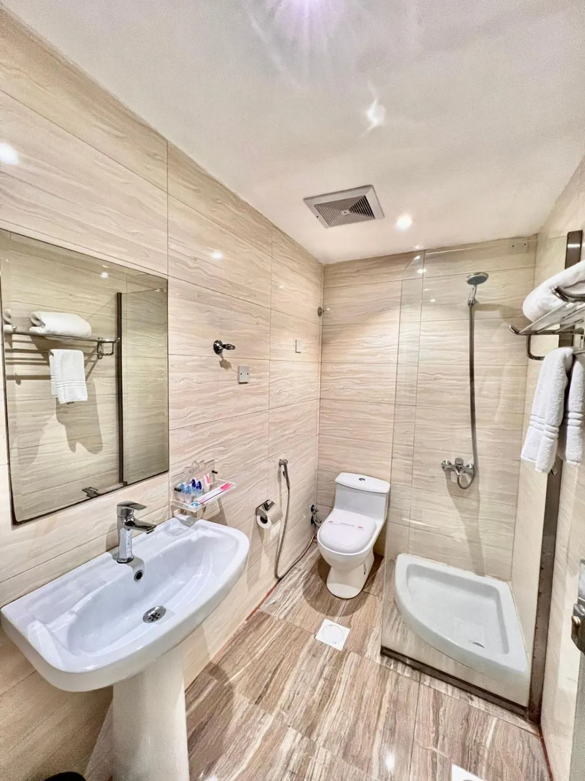 Bathroom in Al Muhaidb Residence Al Maidan