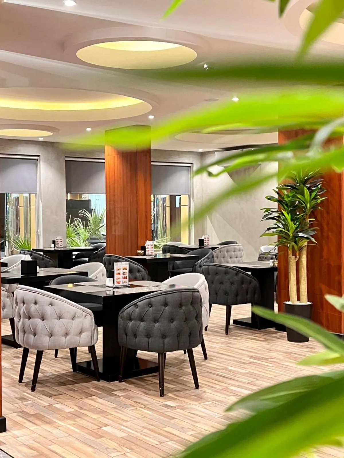 Restaurant/places to eat in Al Muhaidb Residence Al Maidan