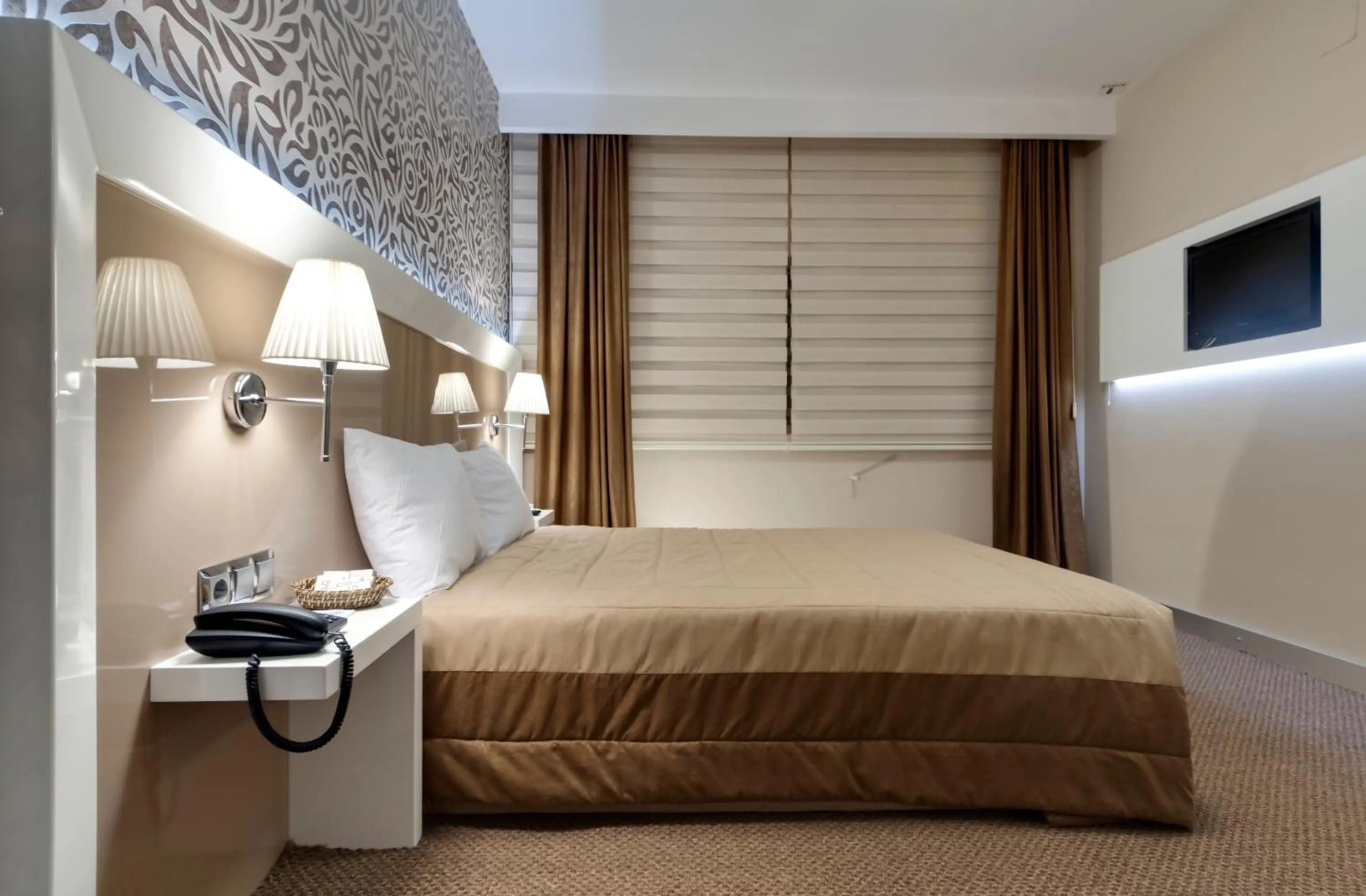 Photo of the whole room, Bed in Sultan Hotel