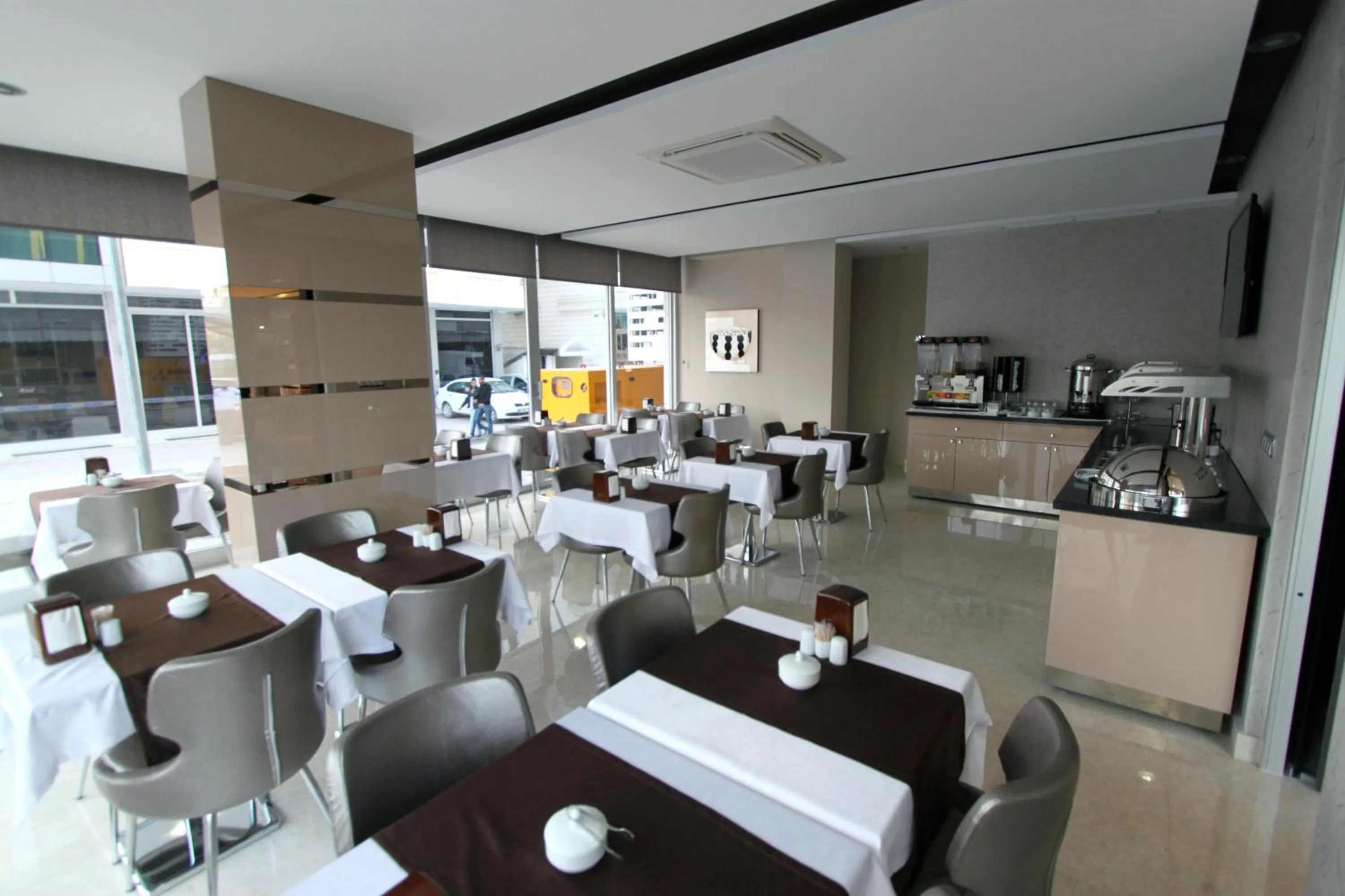 Coffee/tea facilities in Sultan Hotel
