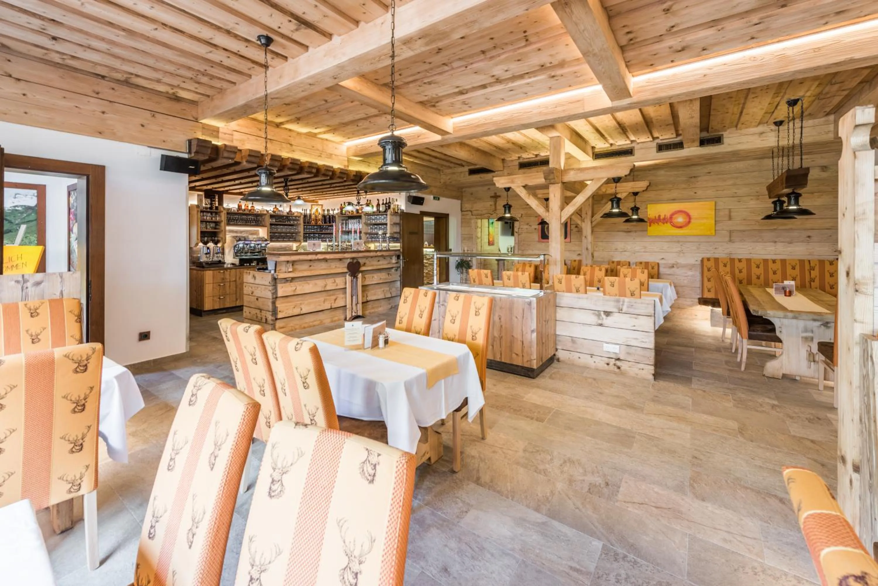 Restaurant/places to eat in Hotel Künstleralm