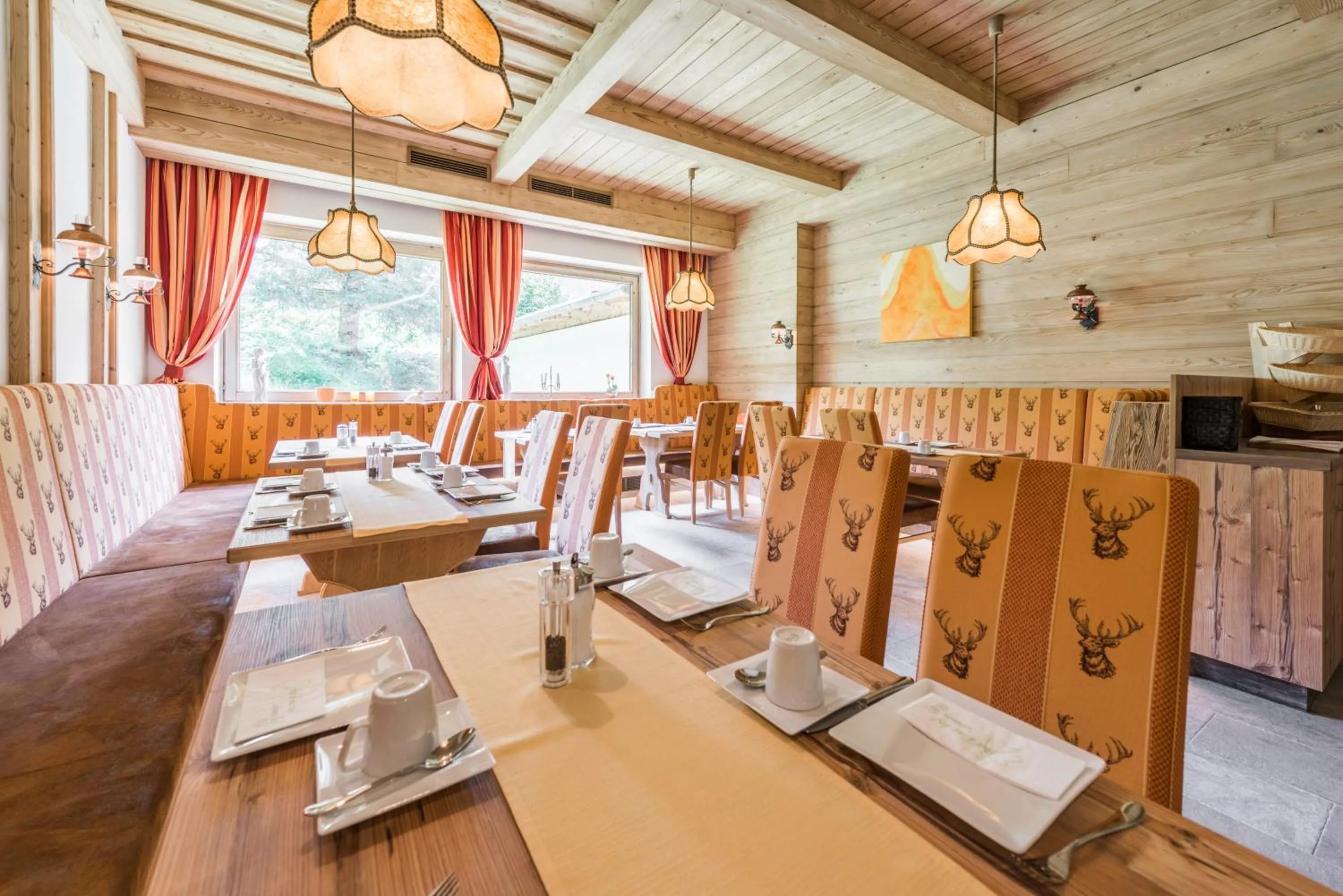 Restaurant/places to eat in Hotel Künstleralm