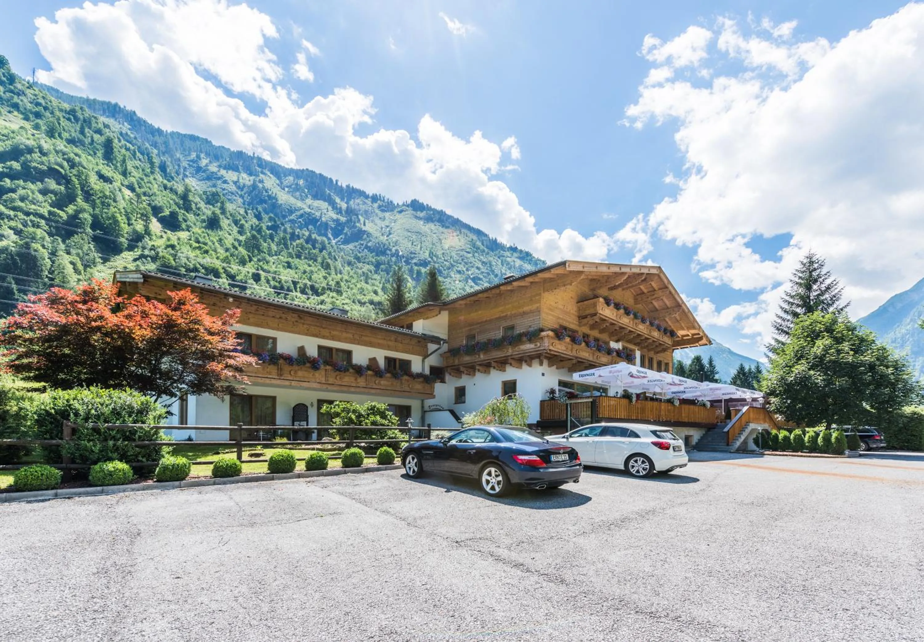Property building in Hotel Künstleralm