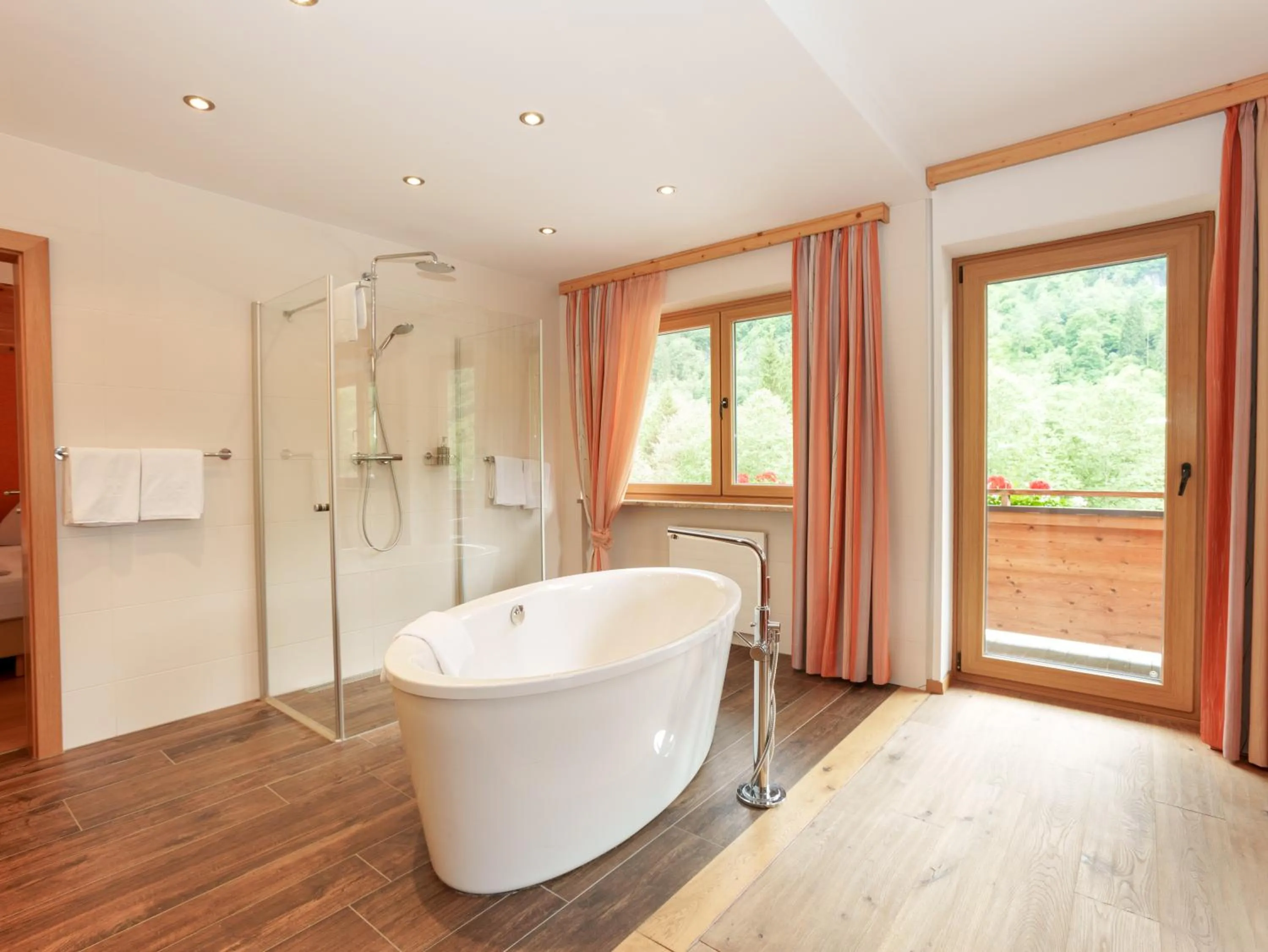 Photo of the whole room in Hotel Künstleralm