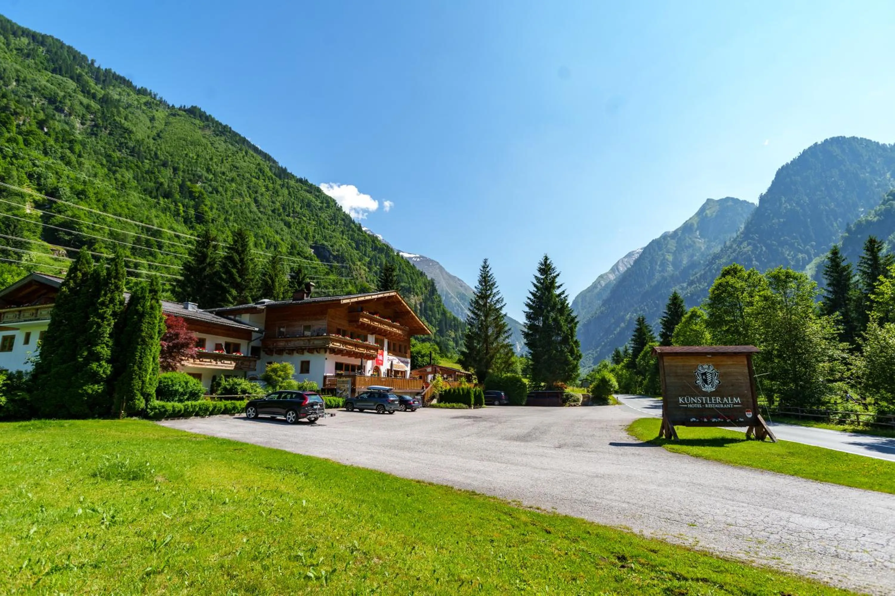 Property building in Hotel Künstleralm