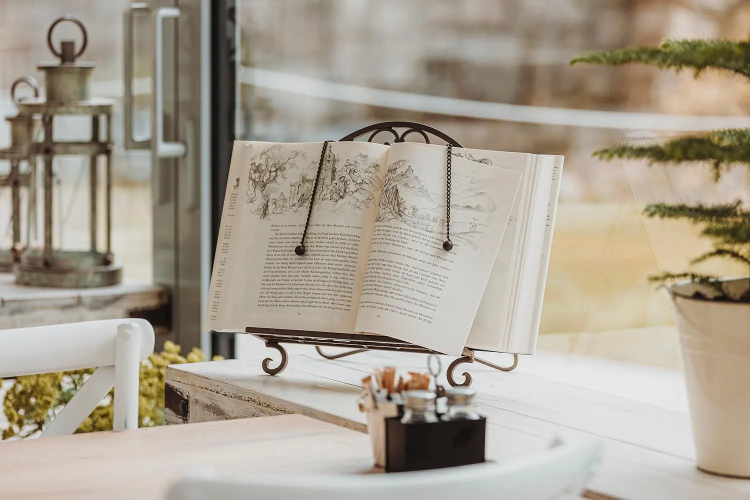 Decorative detail in Emma's B&B - Self Check-in Hotel