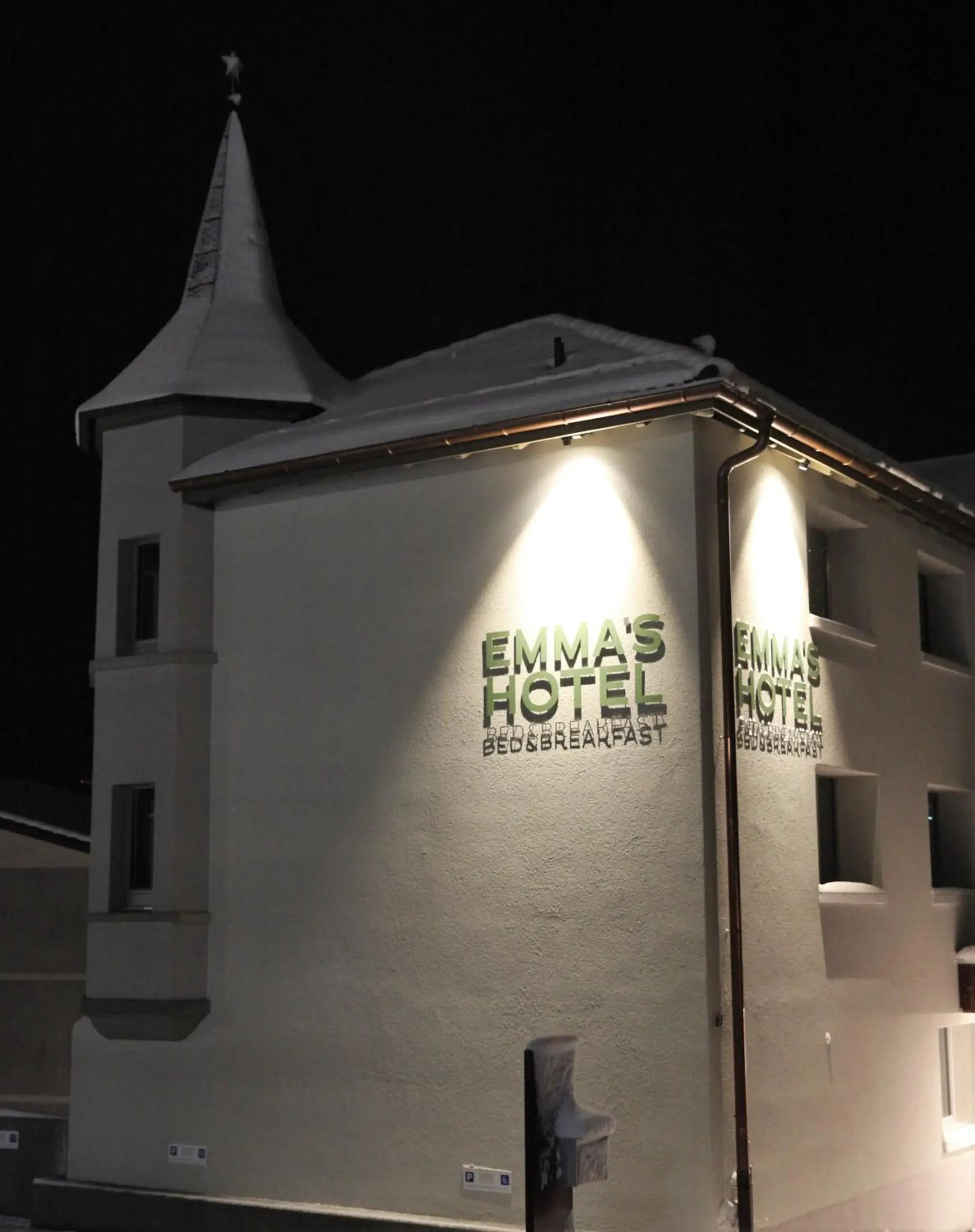 Property building in Emma's B&B - Self Check-in Hotel Property building in Emma's B&B - Self Check-in Hotel