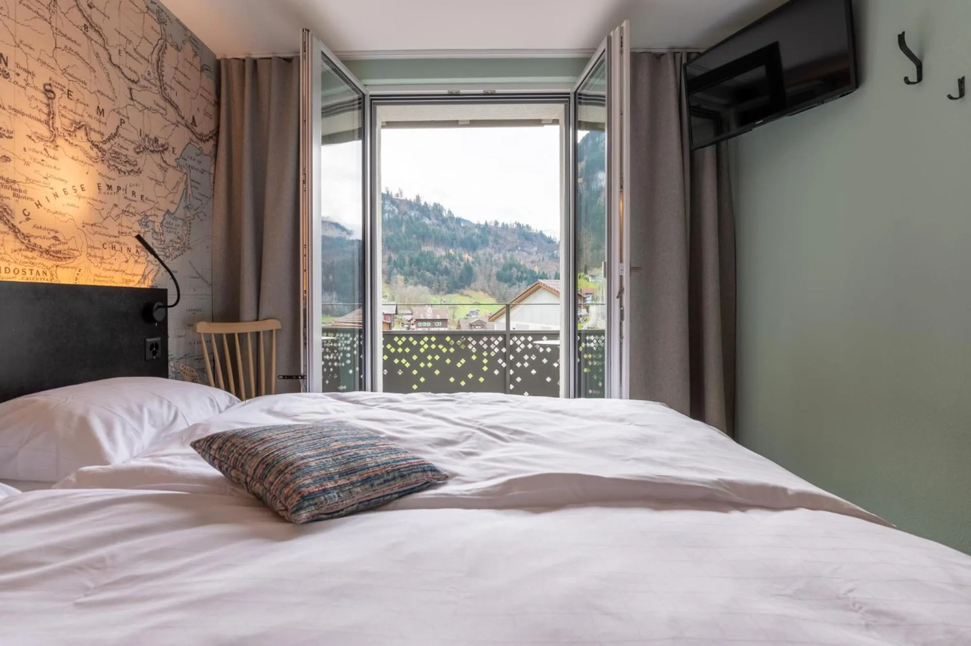 Bed in Emma's B&B - Self Check-in Hotel