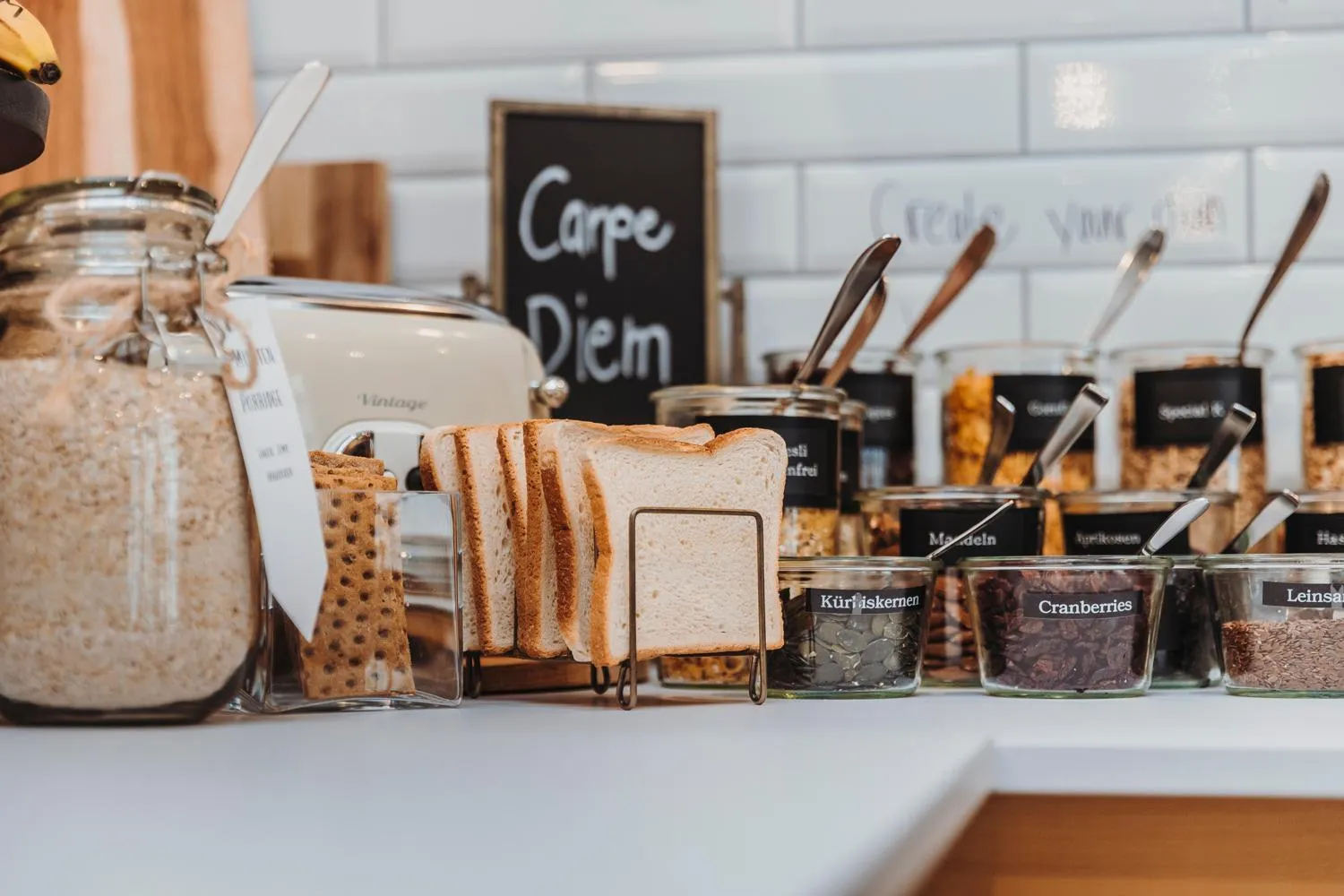 Breakfast in Emma's B&B - Self Check-in Hotel