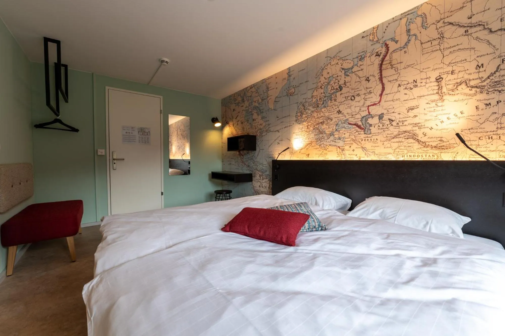 Bed in Emma's B&B - Self Check-in Hotel