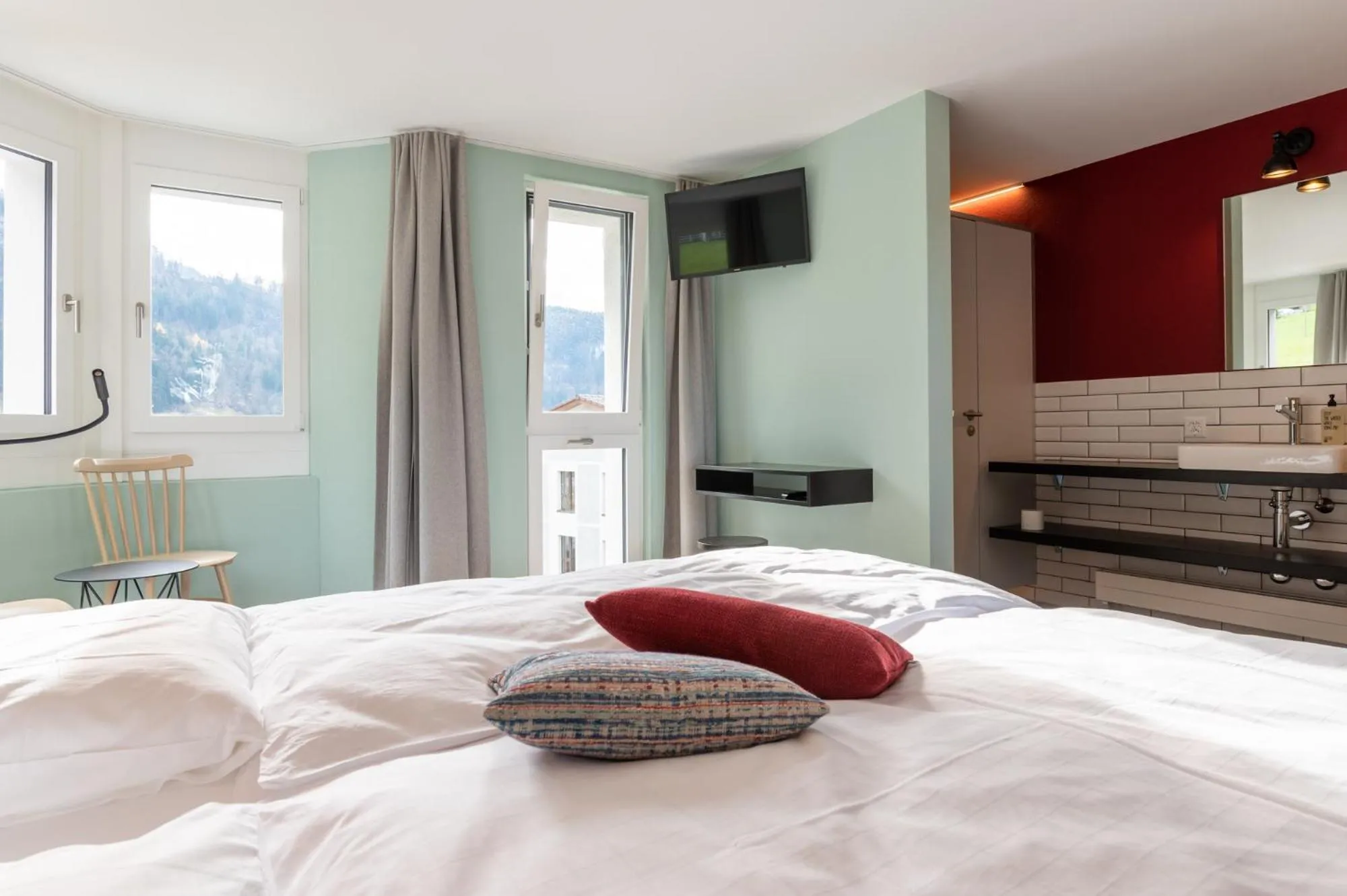 Bed in Emma's B&B - Self Check-in Hotel