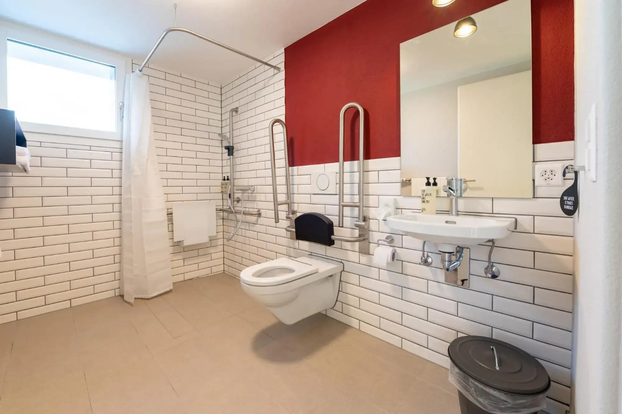 Bathroom in Emma's B&B - Self Check-in Hotel Bathroom in Emma's B&B - Self Check-in Hotel