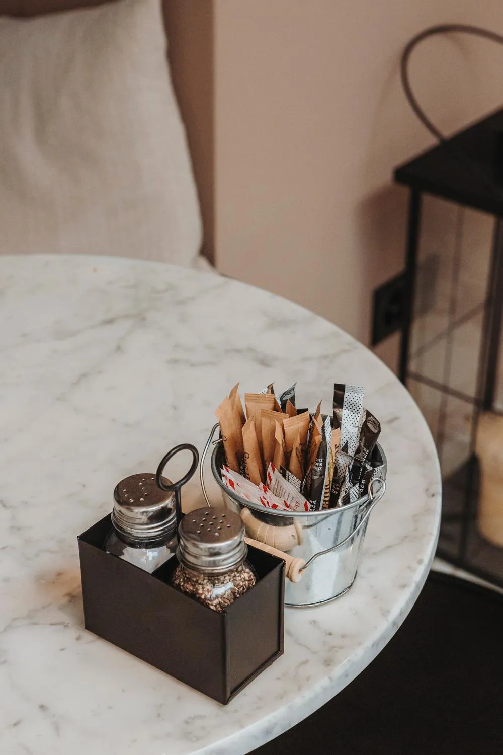 Decorative detail in Emma's B&B - Self Check-in Hotel