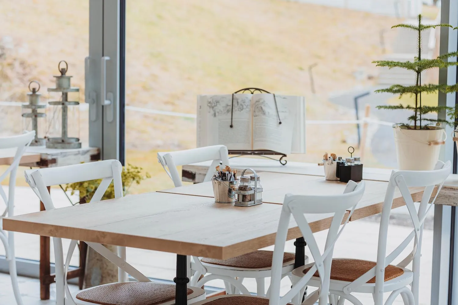 Buffet breakfast in Emma's B&B - Self Check-in Hotel