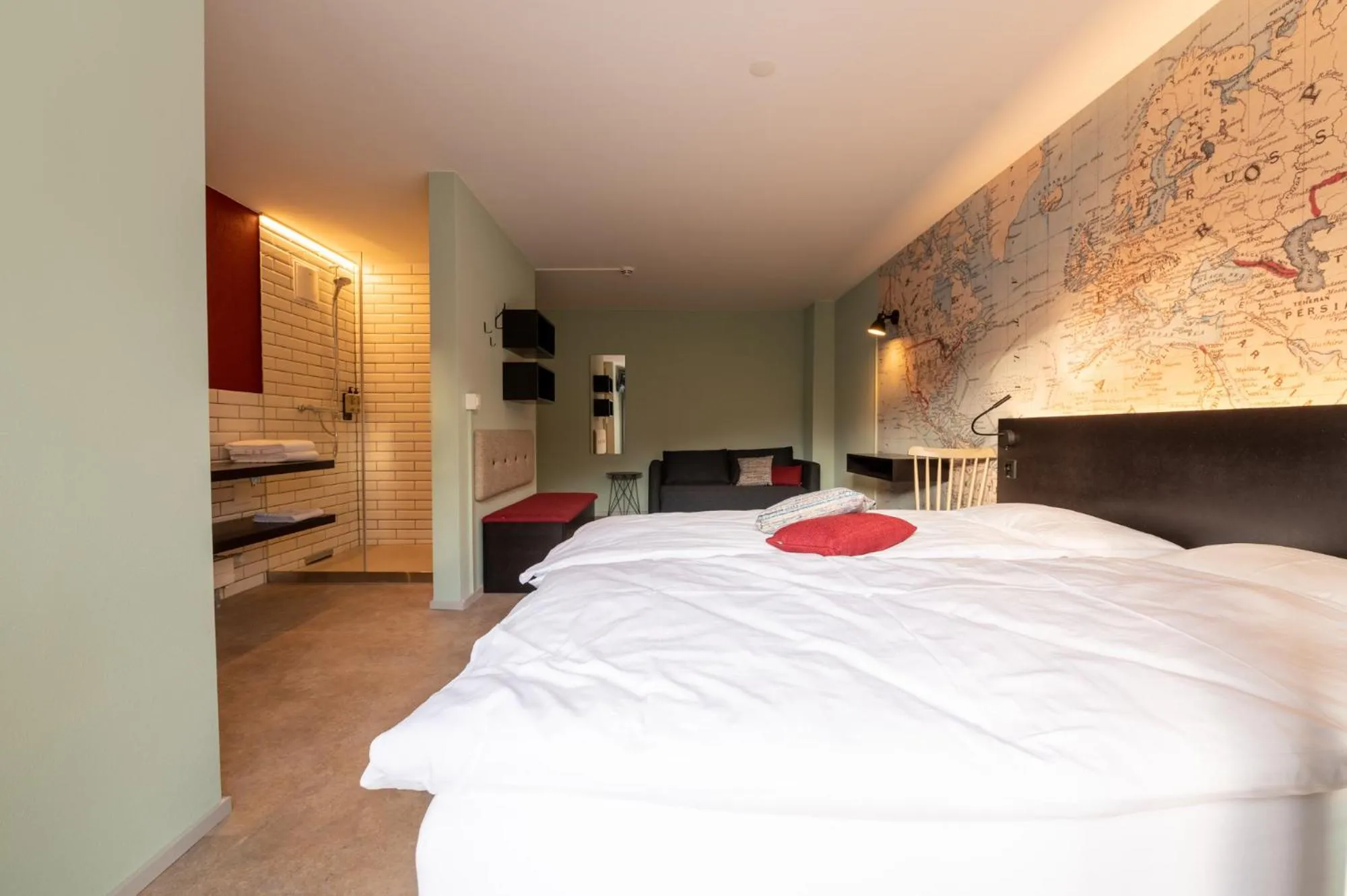 Photo of the whole room, Bed in Emma's B&B - Self Check-in Hotel