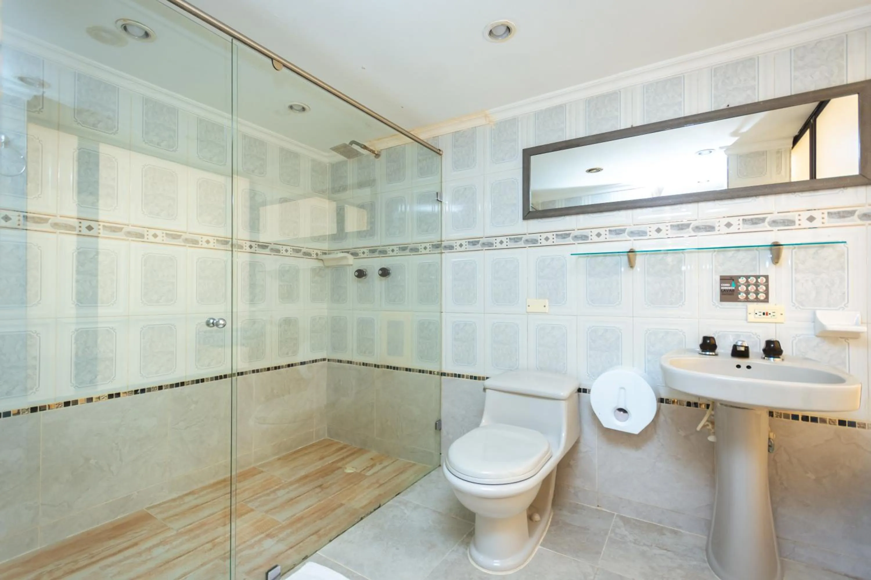 Shower in Hotel Colores Boutique