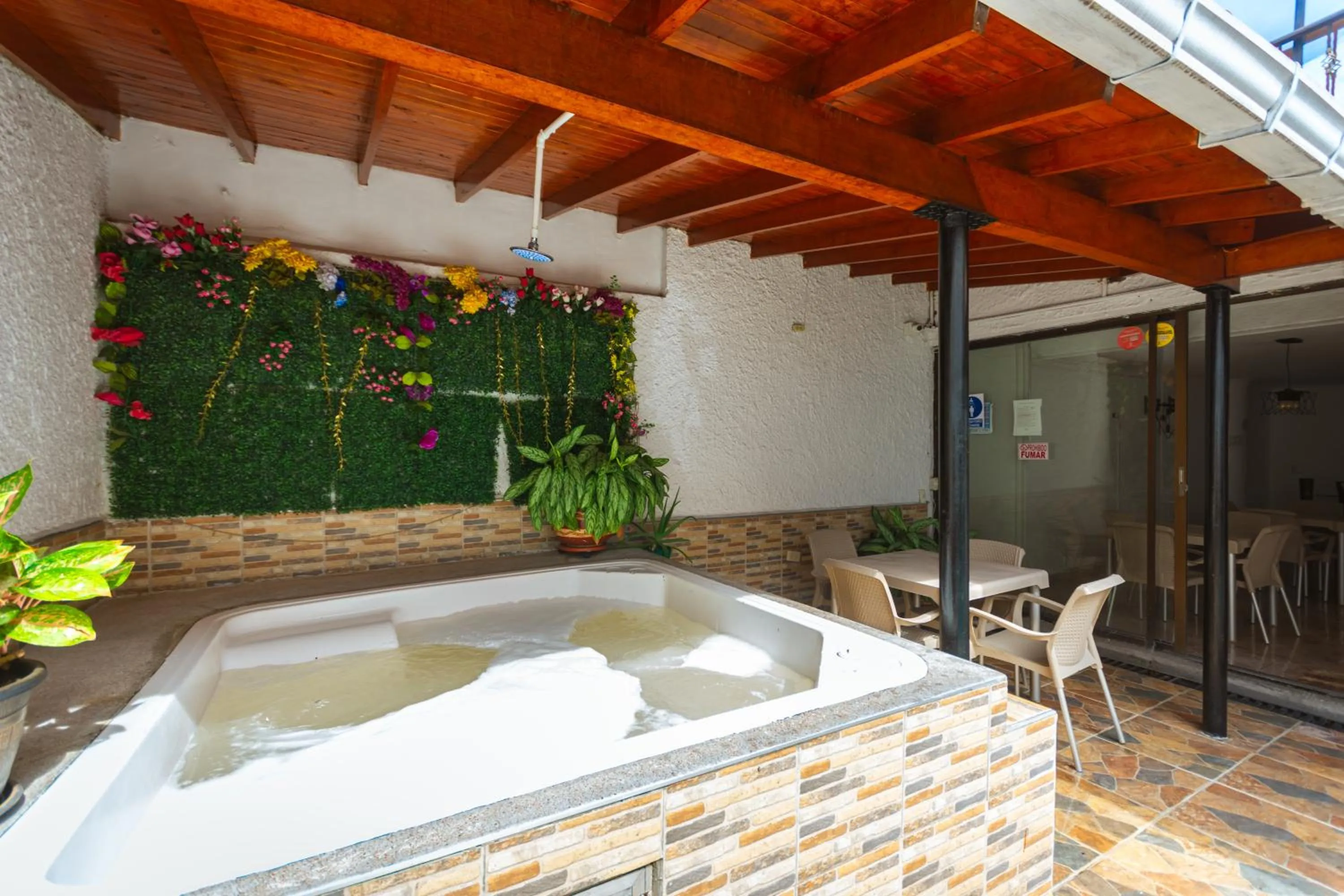 Hot Tub in Hotel Colores Boutique