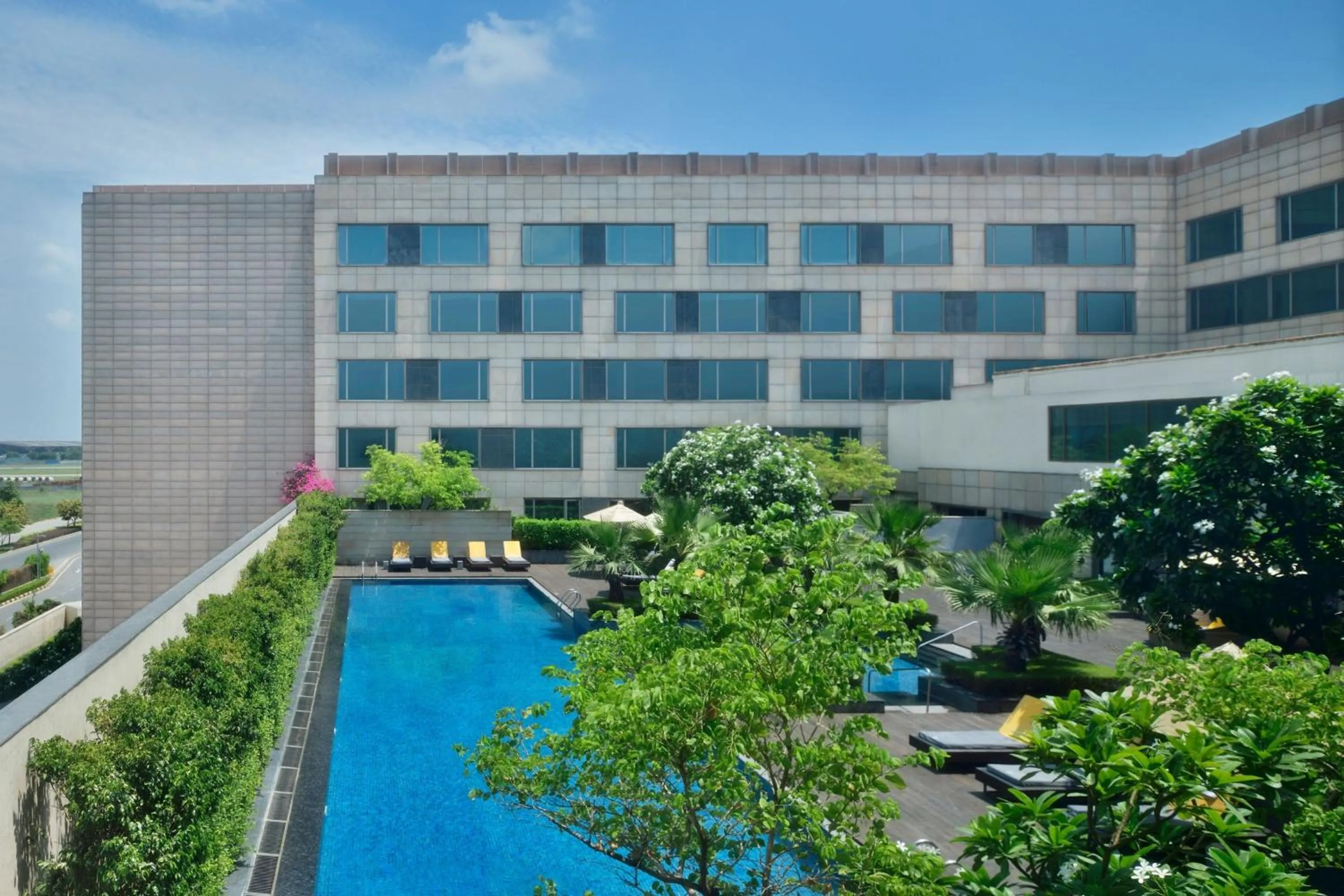 Swimming pool in JW Marriott Hotel New Delhi Aerocity