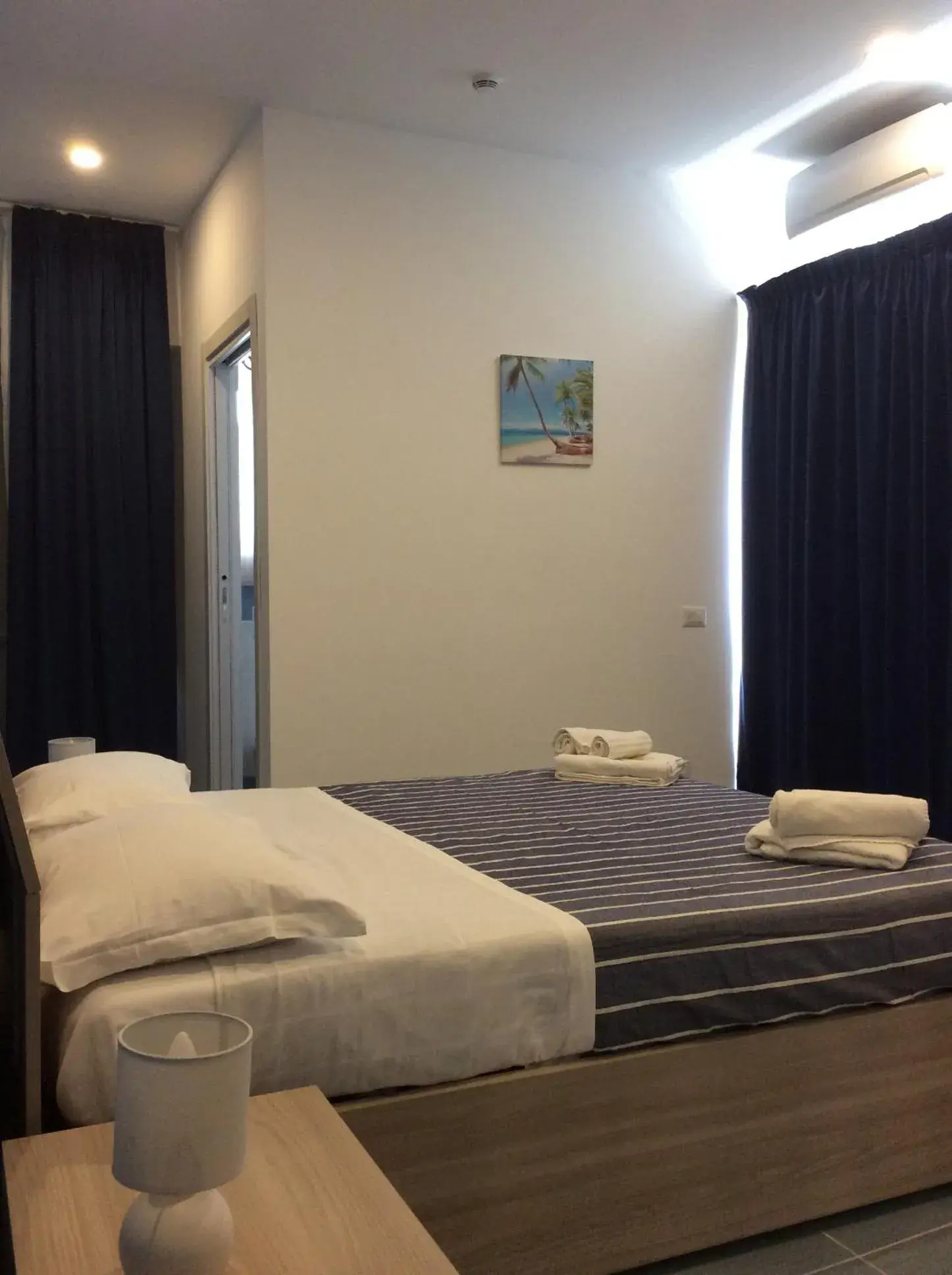 Double Room in Naxos Laguna Beach Double Room in Naxos Laguna Beach