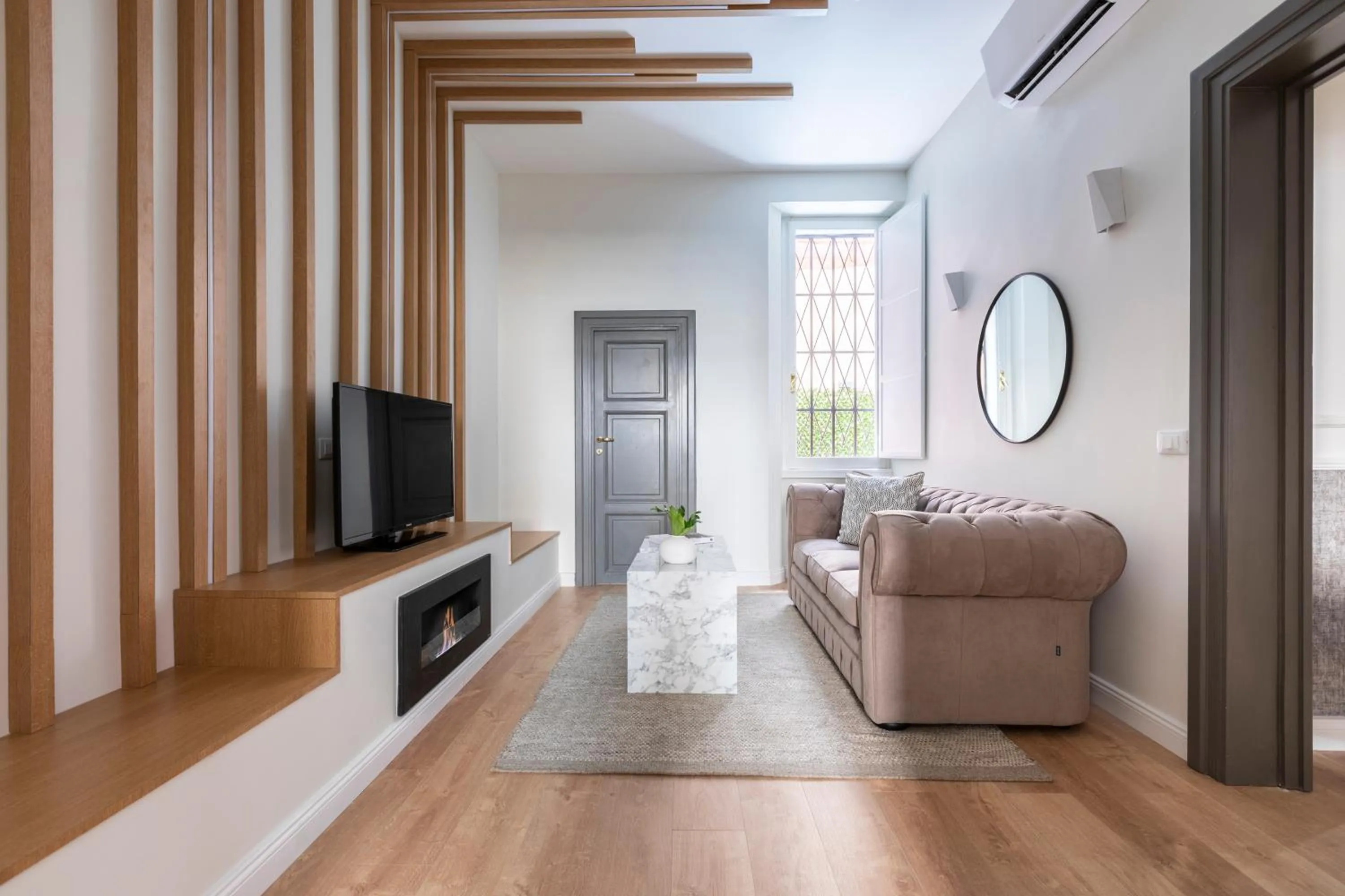 Communal lounge/ TV room in Louly Spanish Steps