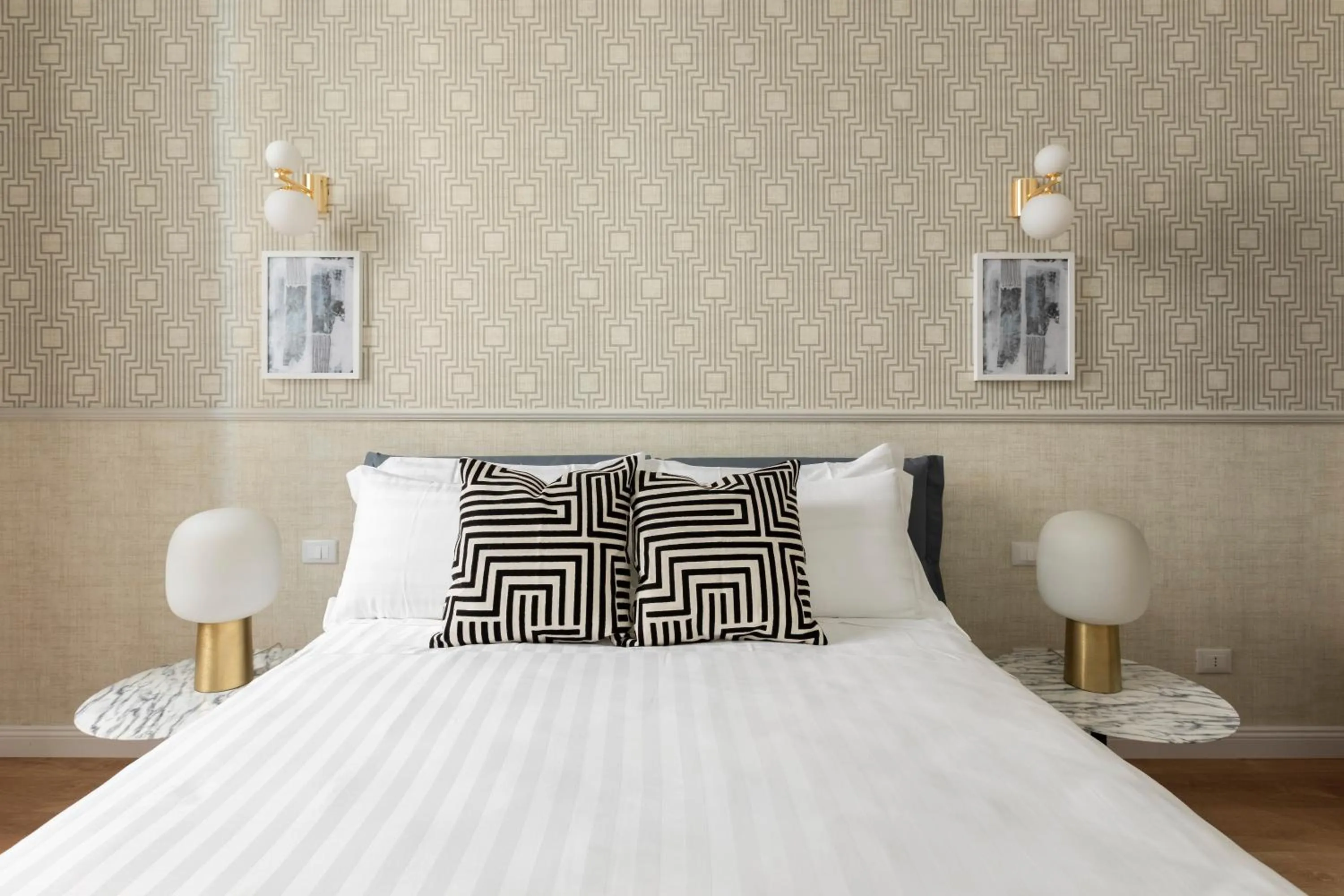 Bed in Louly Spanish Steps