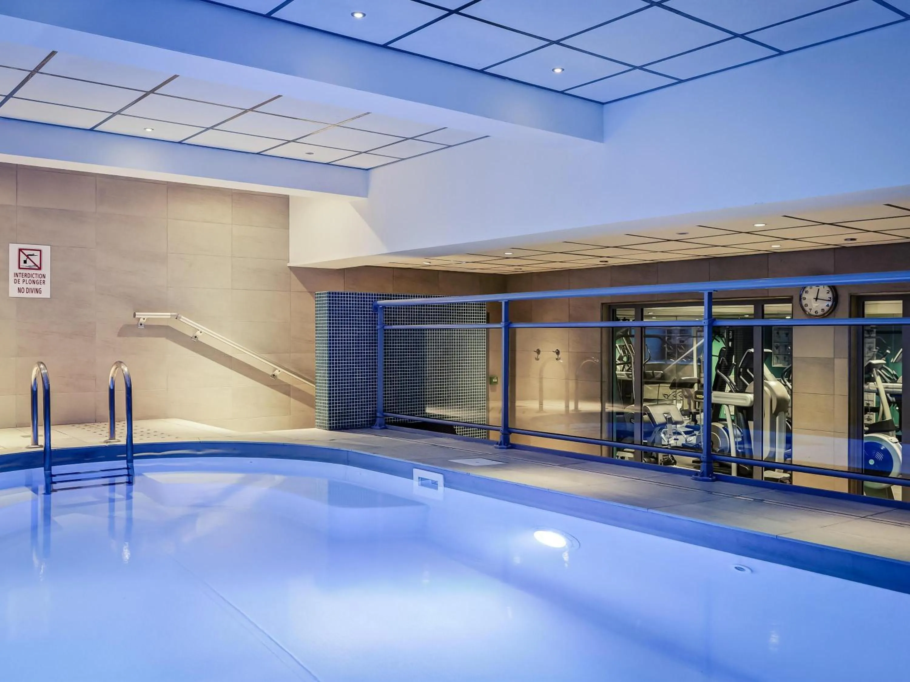 Pool view in Mercure Lyon Centre Saxe Lafayette