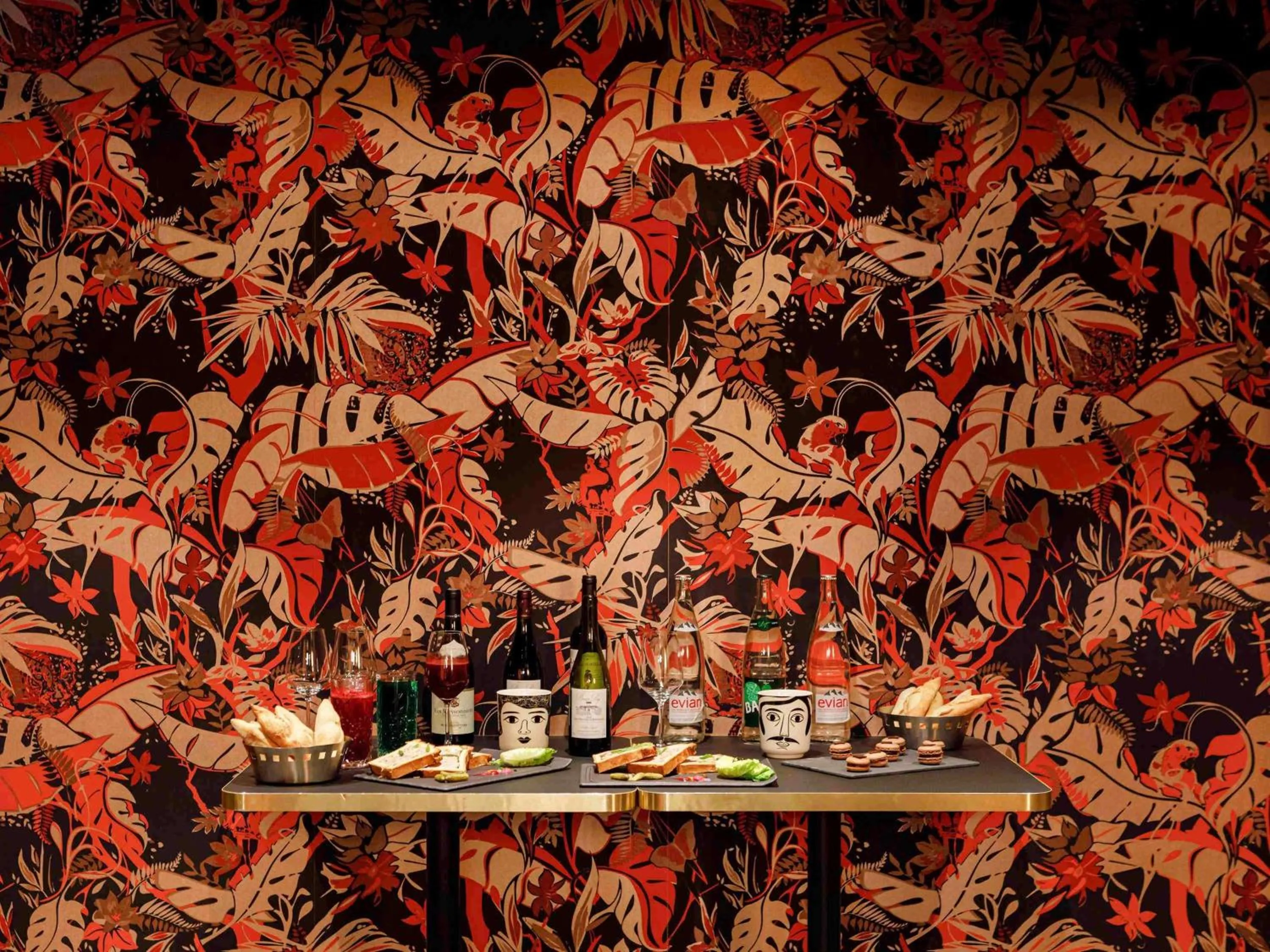 Lounge or bar in Mercure Lyon Centre Saxe Lafayette