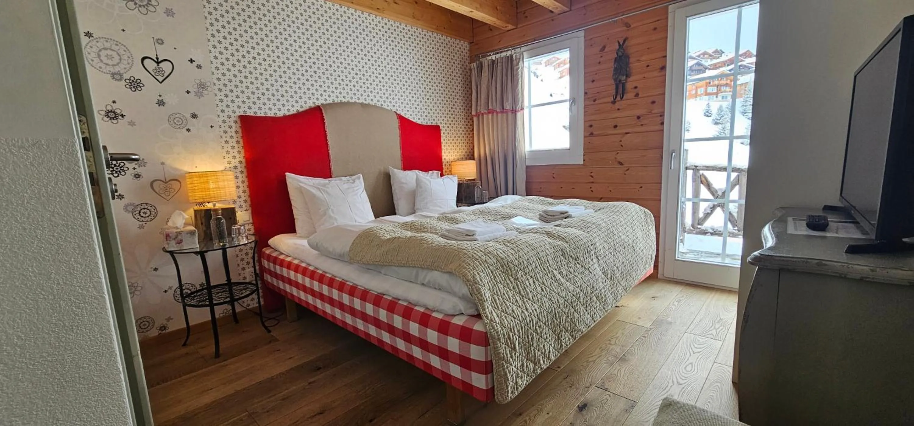 Bed in Hamilton Lodge & Spa