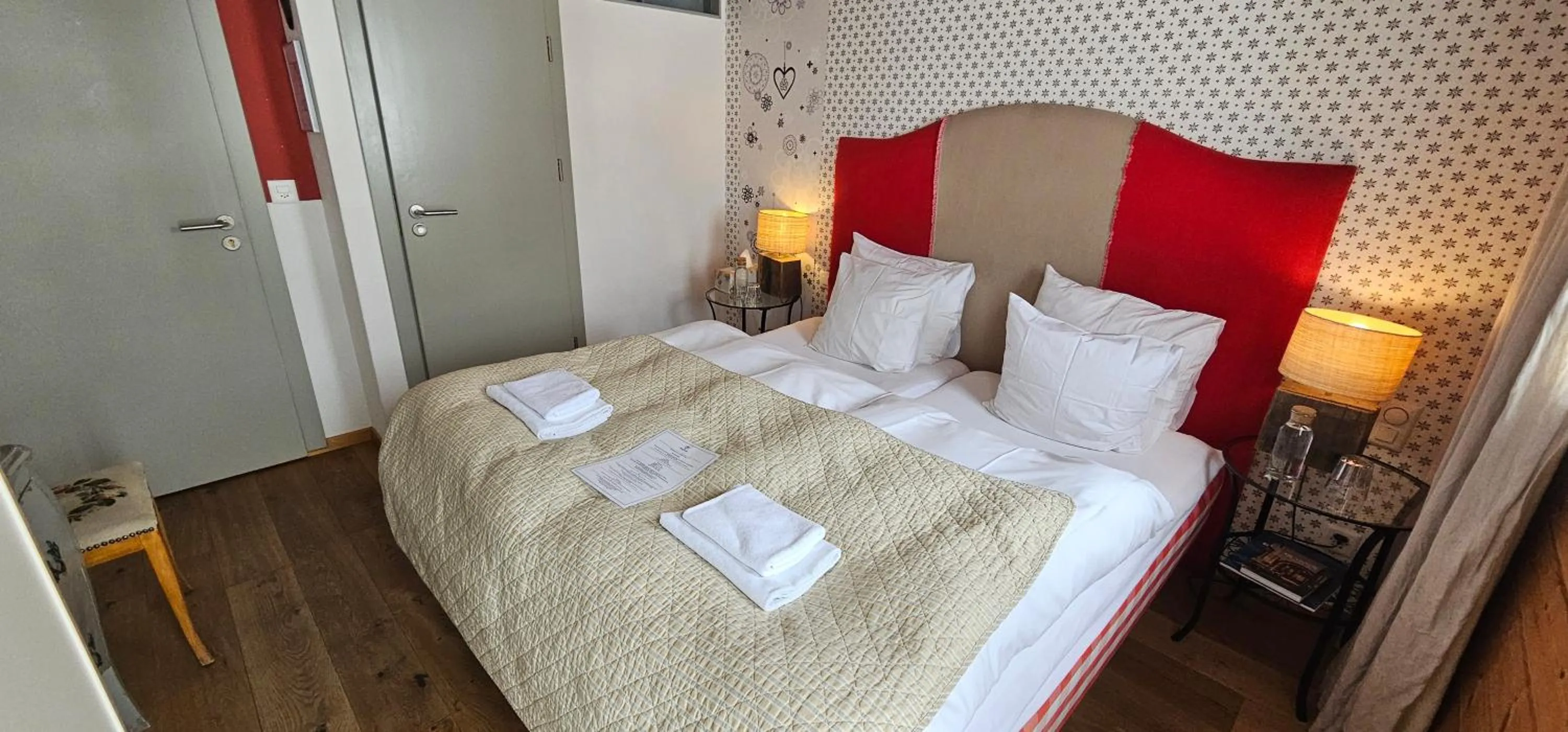 Bed in Hamilton Lodge & Spa