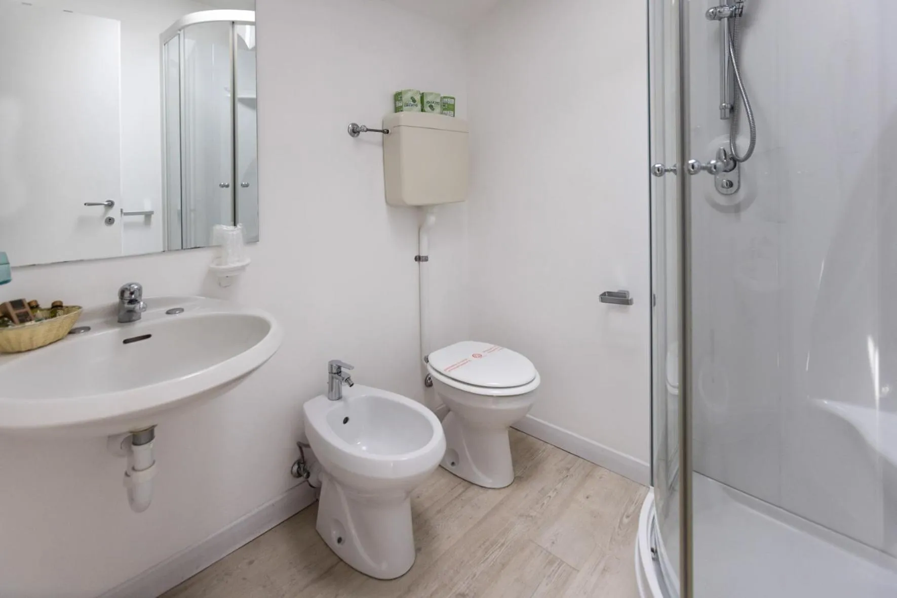 Bathroom in Hotel Roma Aparthotel